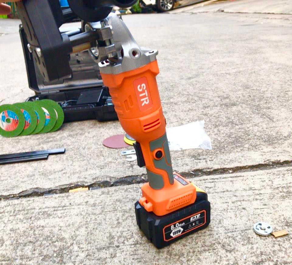 หินเจียไร้สาย STR รุ่น 199Vf แถม ชุดหัวพุ่มไม้ต่อเจีย และอุปกรณ์ในกล่อง