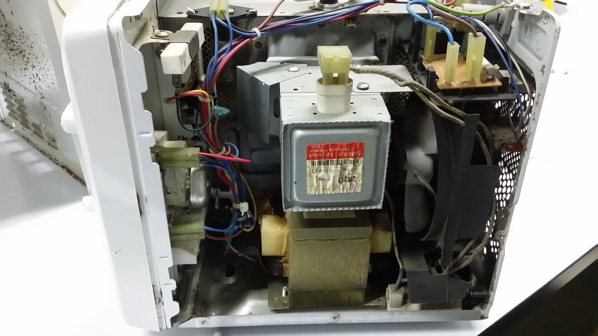 ซ่อมไมโครเวฟ ยี่ห้อ LG รุ่น MS2029GW อาการไม่ร้อน