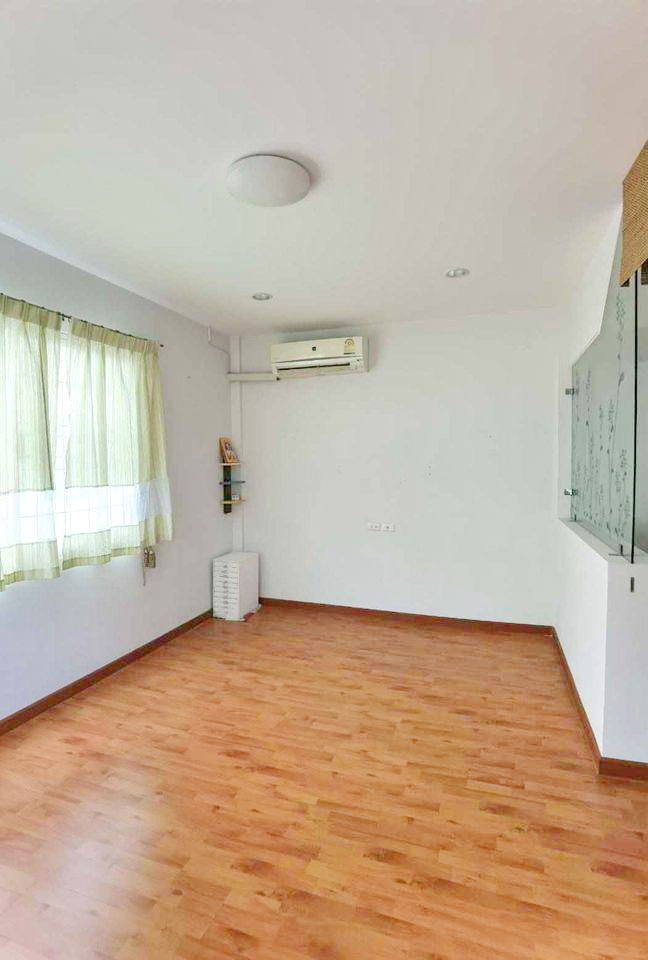 ให้เช่า ทาวน์โฮม 3 ชั้น เดอะทรัสต์ ซิตี้ (หลังมุม) งามวงศ์วาน 25
