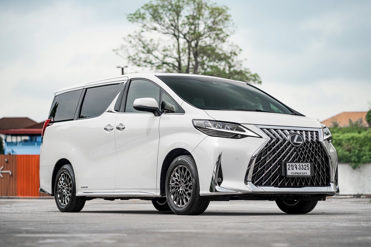 Lexus LM300h 7Seat ปี 2020