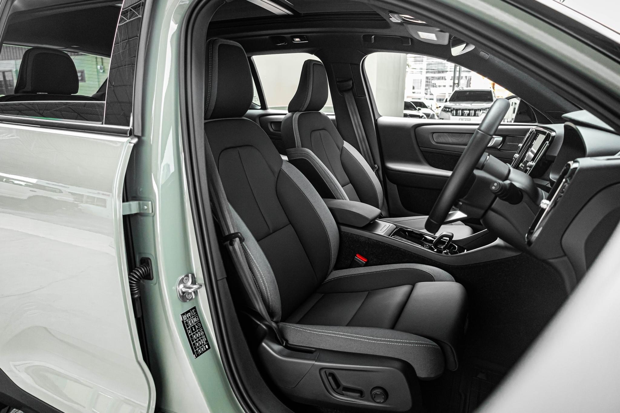 Volvo XC40 Recharge Pure Electric ปี 2023