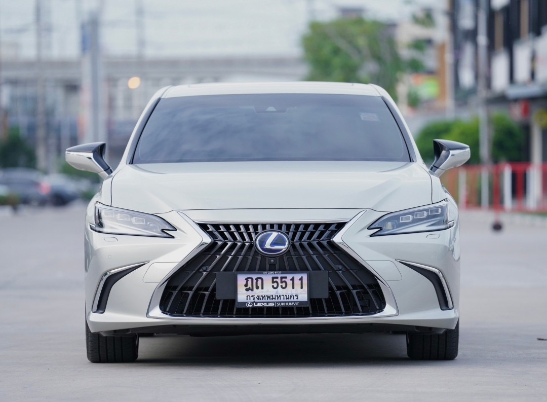 Lexus ES300h Grand Luxury ปี 2022