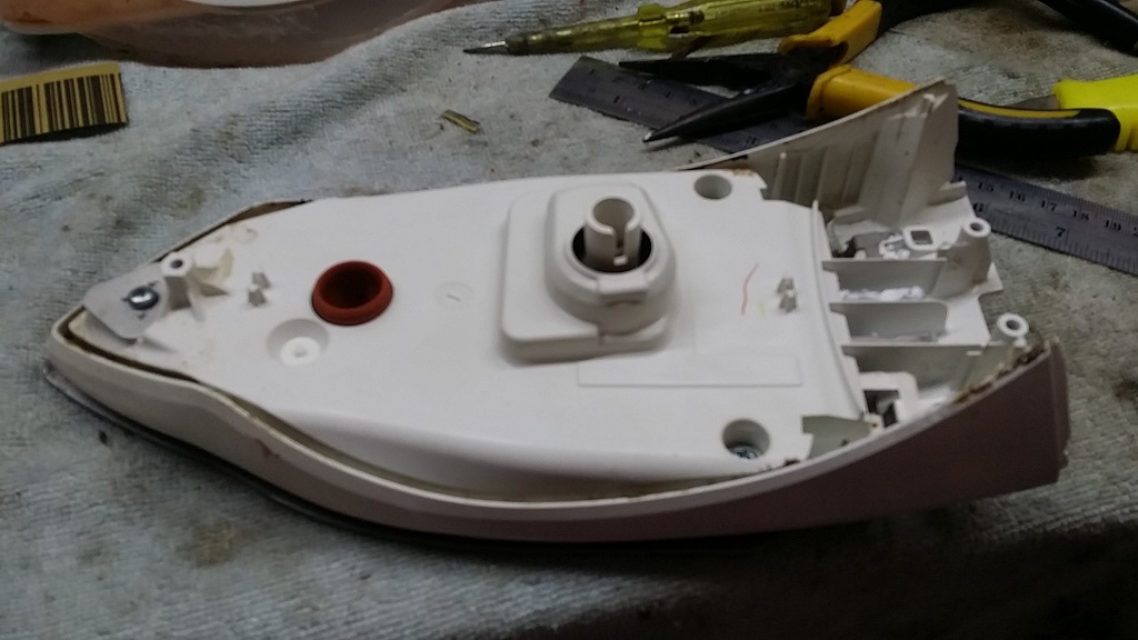 ซ่อมเตารีดไอน้ำ ยี่ห้อ @Home รุ่น HO0164 อาการหน้าเตาไม่ร้อนเครื่องไม่ทำงาน