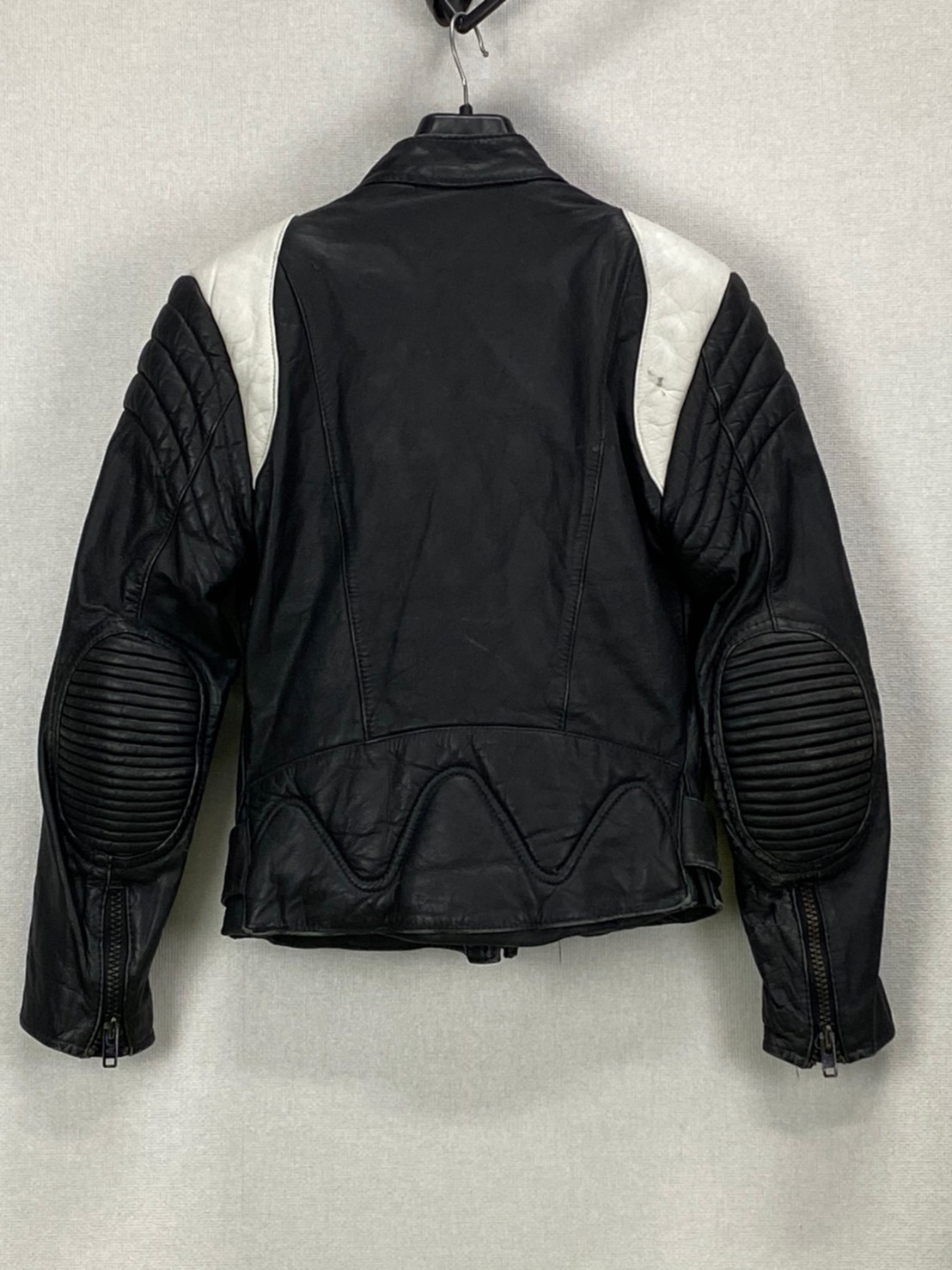 เสื้อการ์ดสำหรับขี่มอเตอร์ไซด์( มือสอง) RCSS 028: อก 34" ยาว 24" ** No Brand **