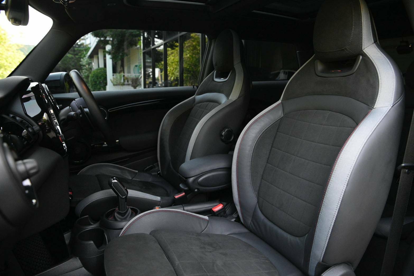MINI John Cooper Works LCI ปี 2020