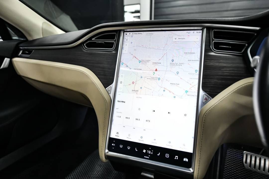 TESLA MODEL S P85D ปี 2015