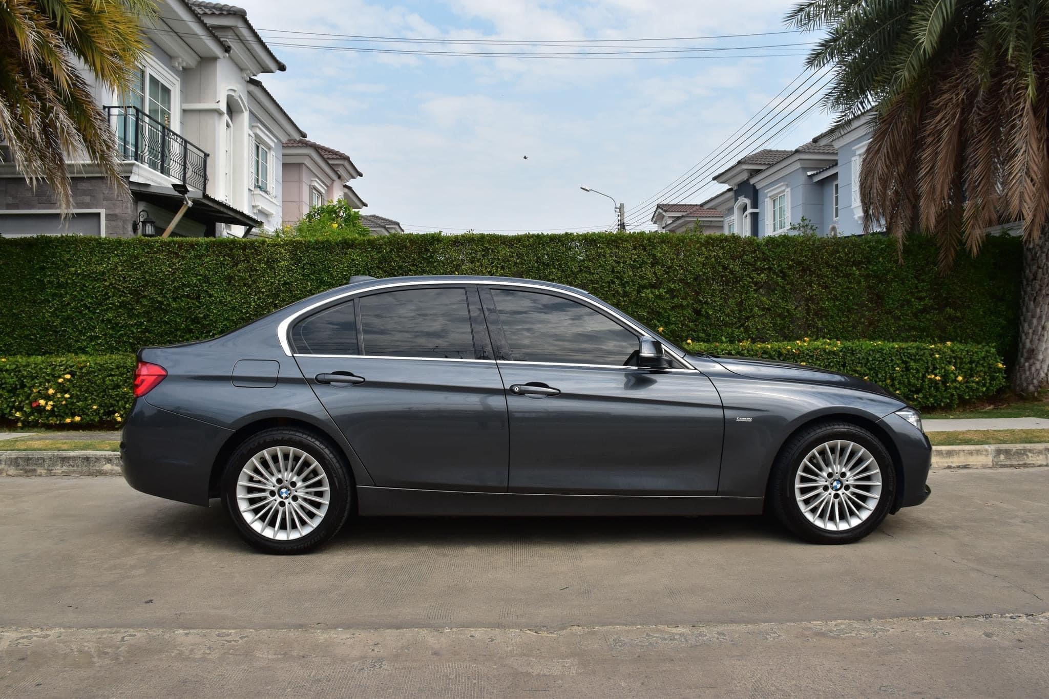 BMW F30 320i LuxuryLine ปี 2016