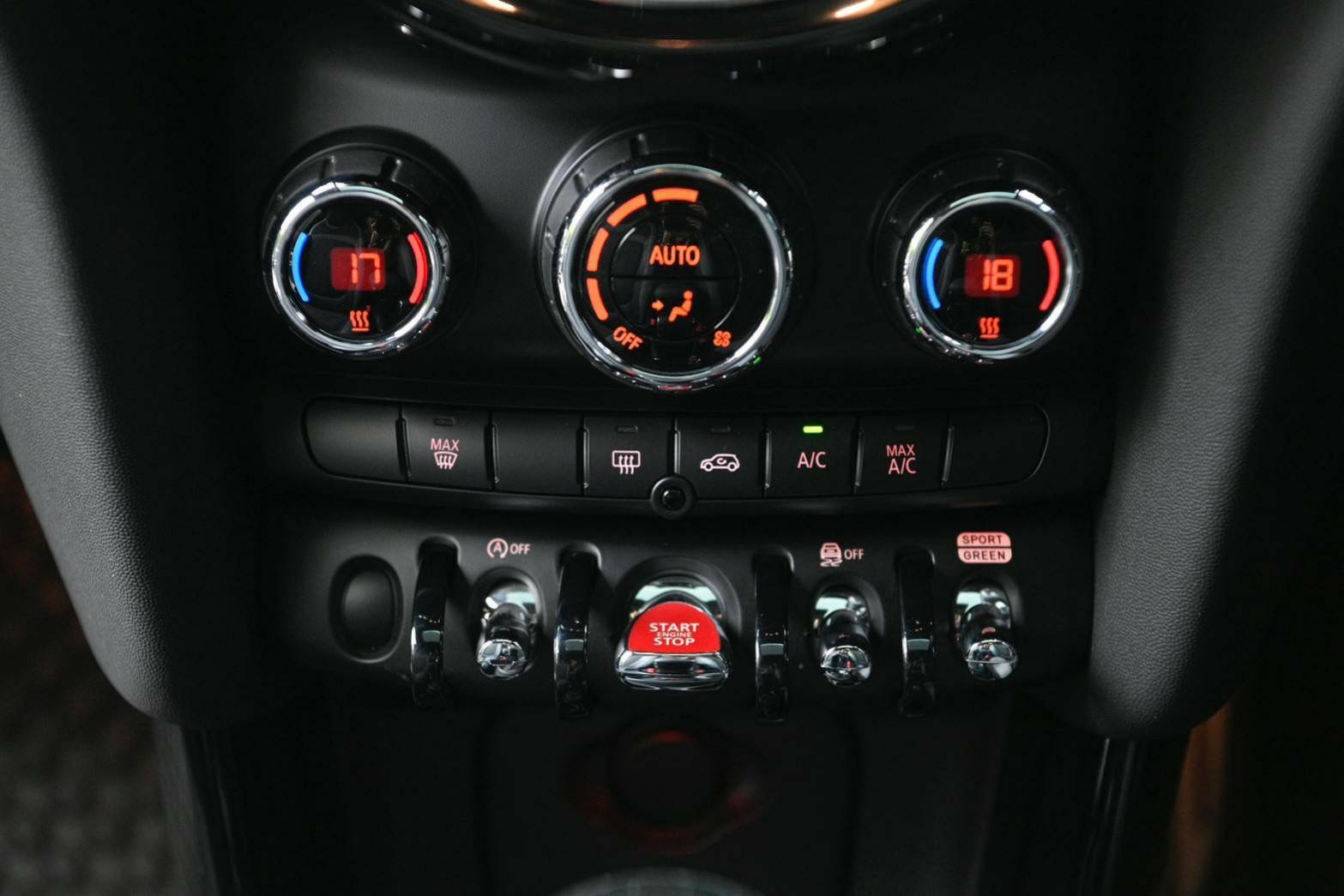MINI John Cooper Works LCI ปี 2020