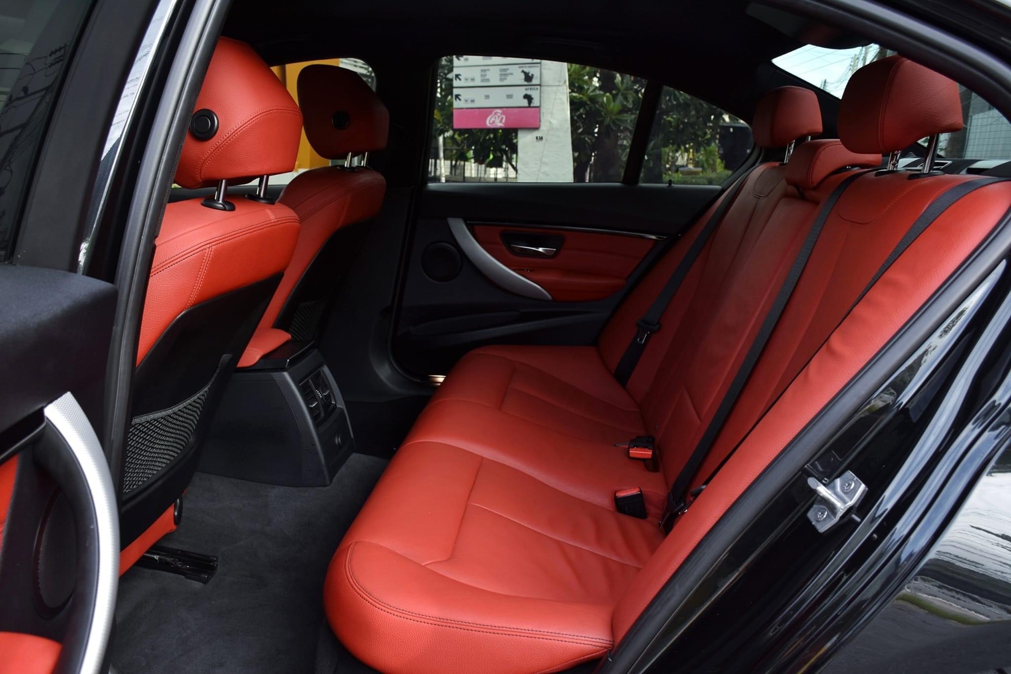 BMW 330e plug-in M Performance ปี 2017