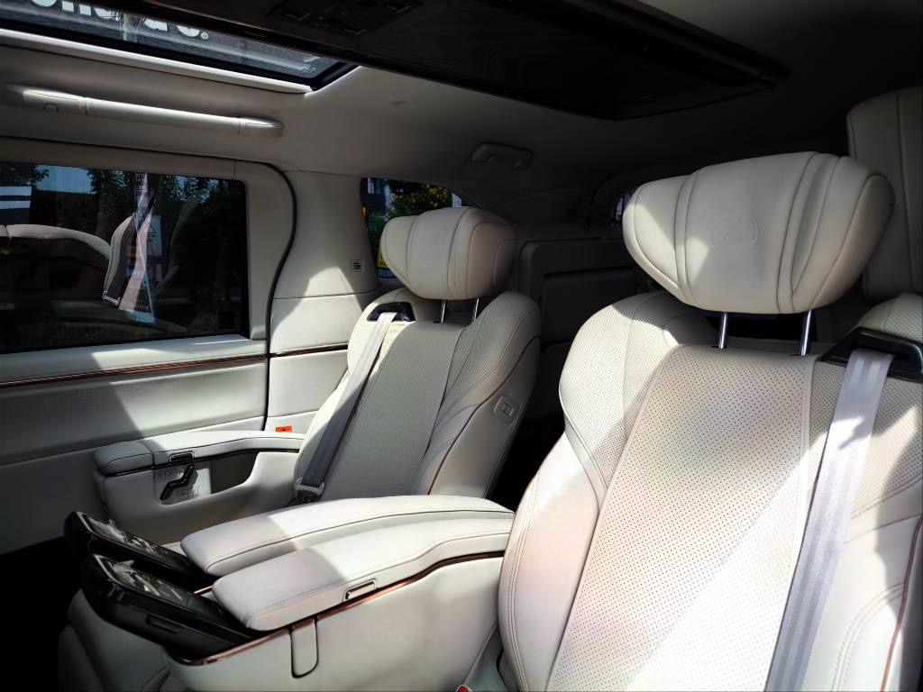 LEXUS LM350h 2.5 Executive 4WD 7 Seats Van ปี 2024