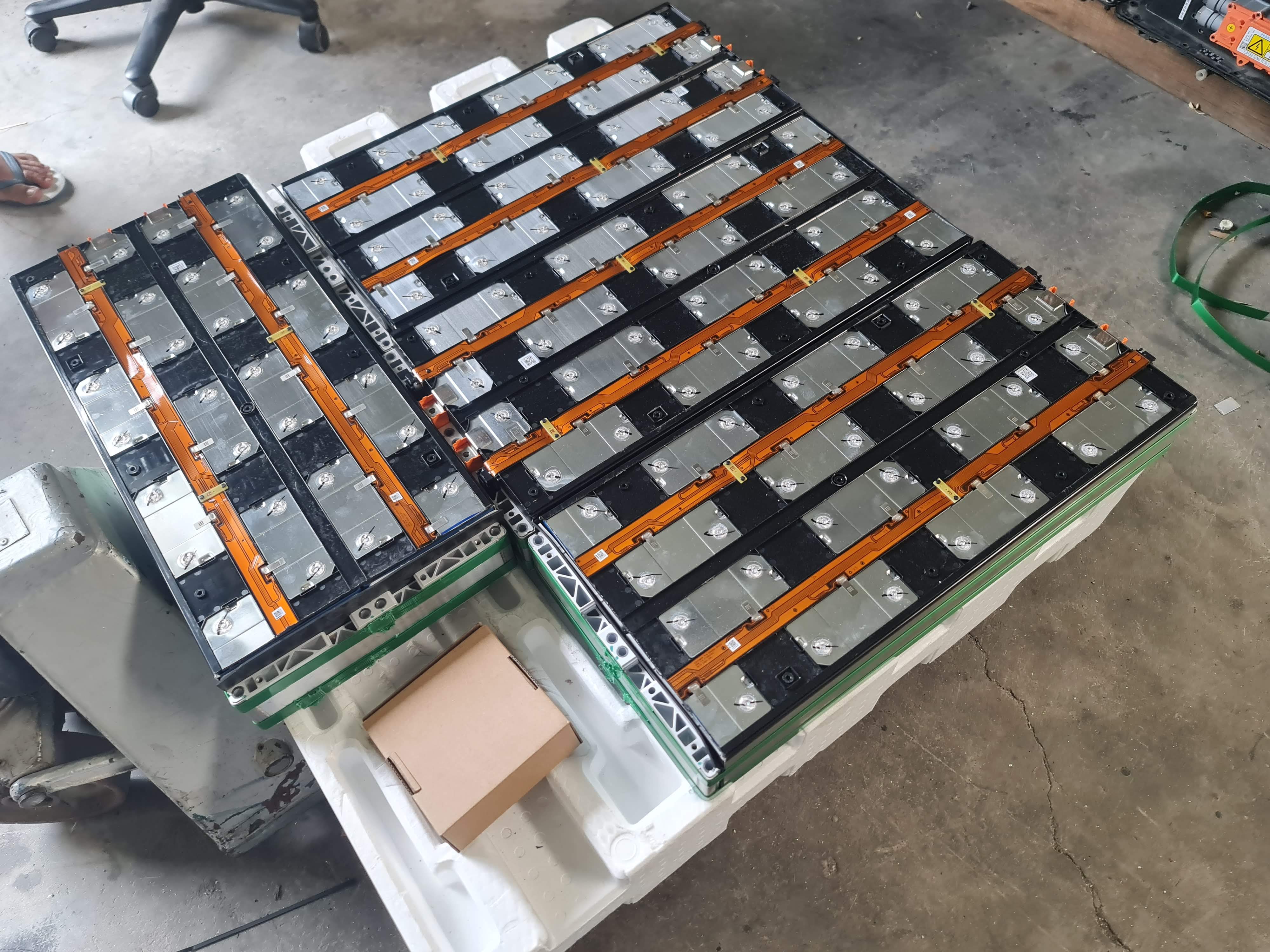 ลิเทียมแบตเตอรี่ NMC CATL 200Ah 48v สำหรับทำแบตเตอรี่รถโฟล์ค ลิฟท์ไฟฟ้า แบบยืนขับ นังขับ 1.5 ตัน- 2.5 ตันเทียบเท่าแบตแห้งเดิม 280Ah