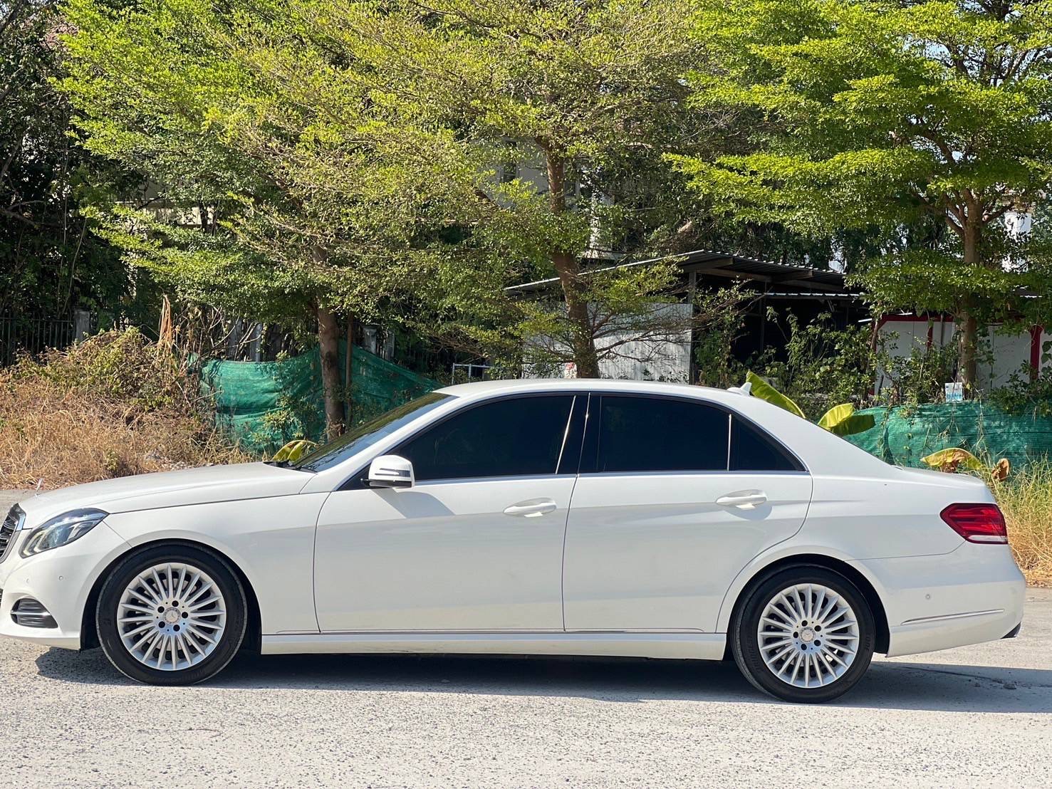 Mercedes Benz E300 Exclusive Bluetec Hybrid W212 ปี 2013