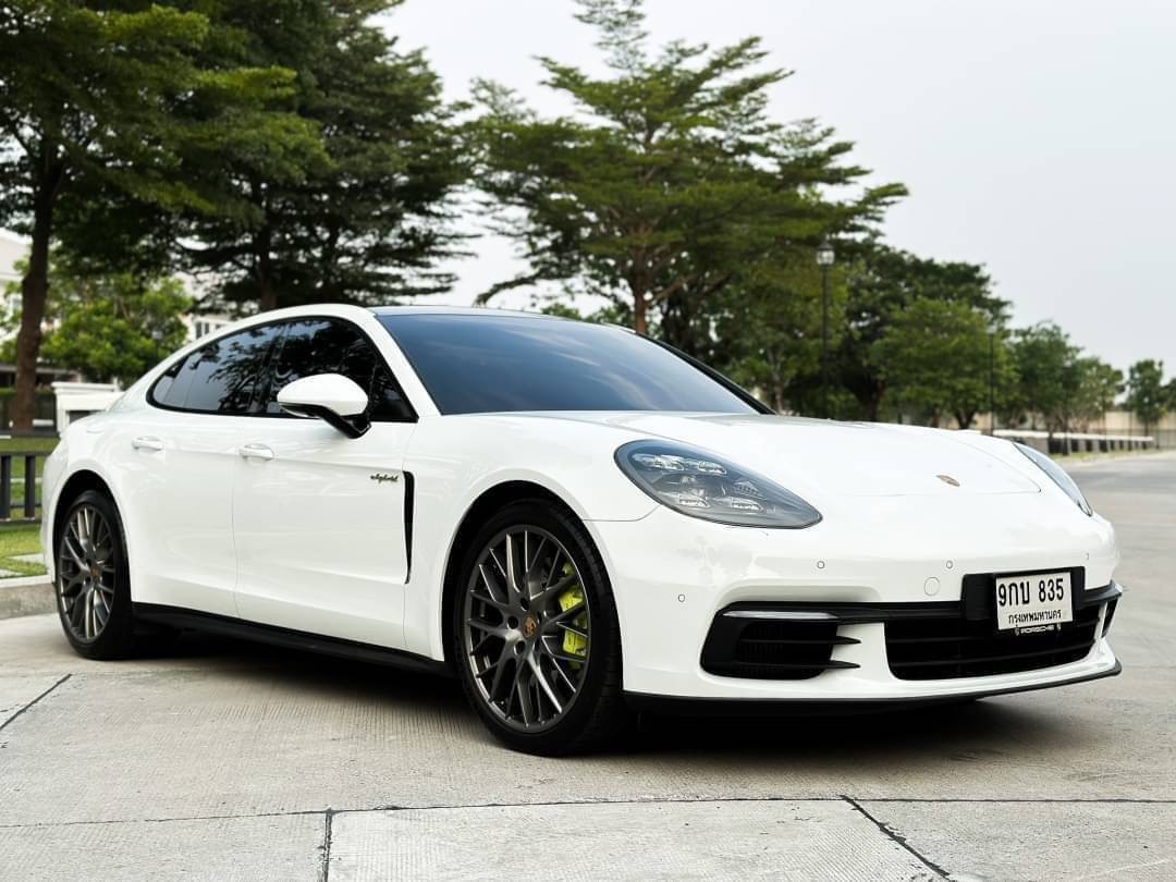 Porsche Panamera 4 E-Hybrid ปี 2019