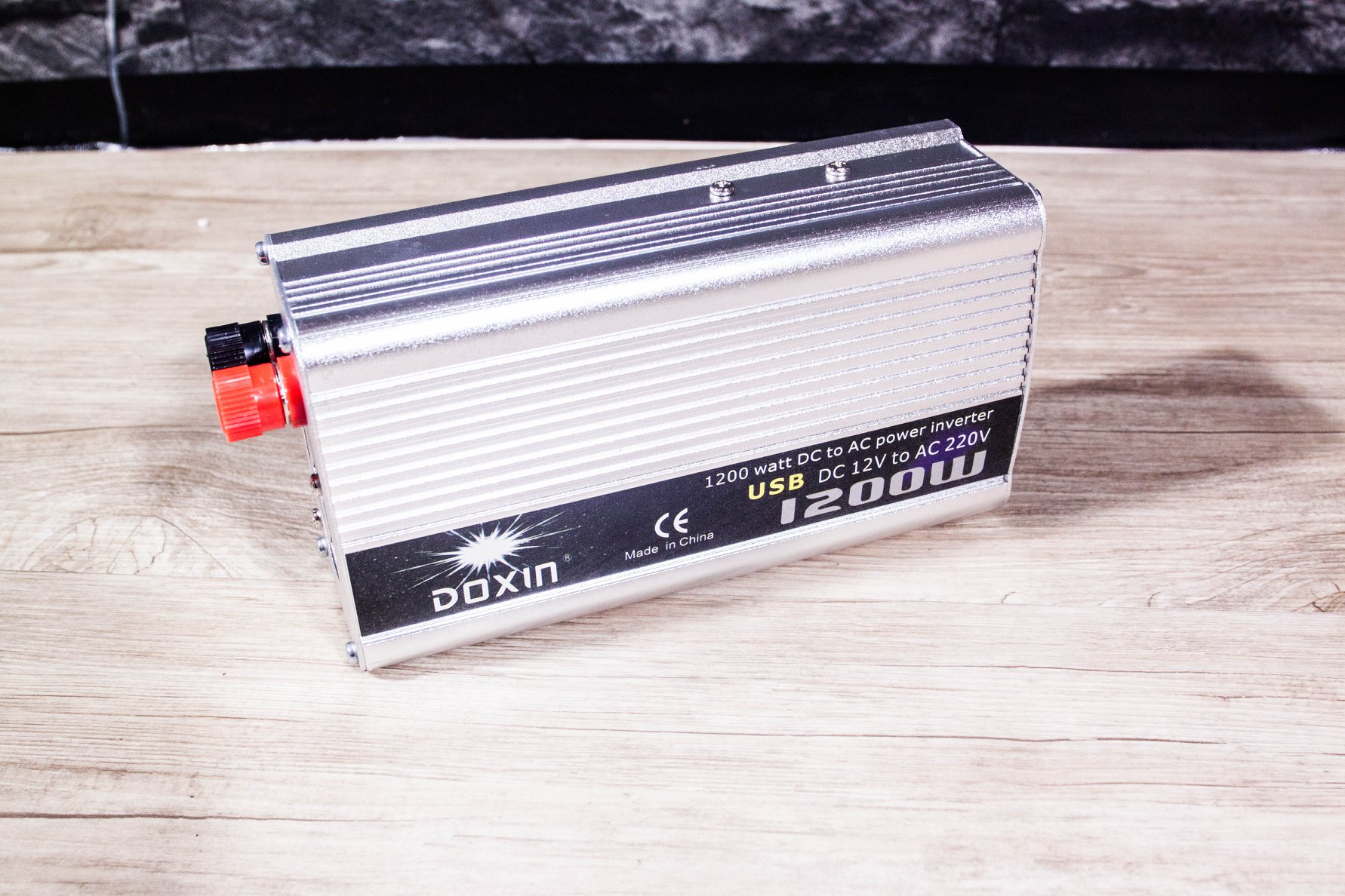 อินเวอร์เตอร์ ตัวแปลงไฟ 12V เป็น 220V ขนาด 1,200W