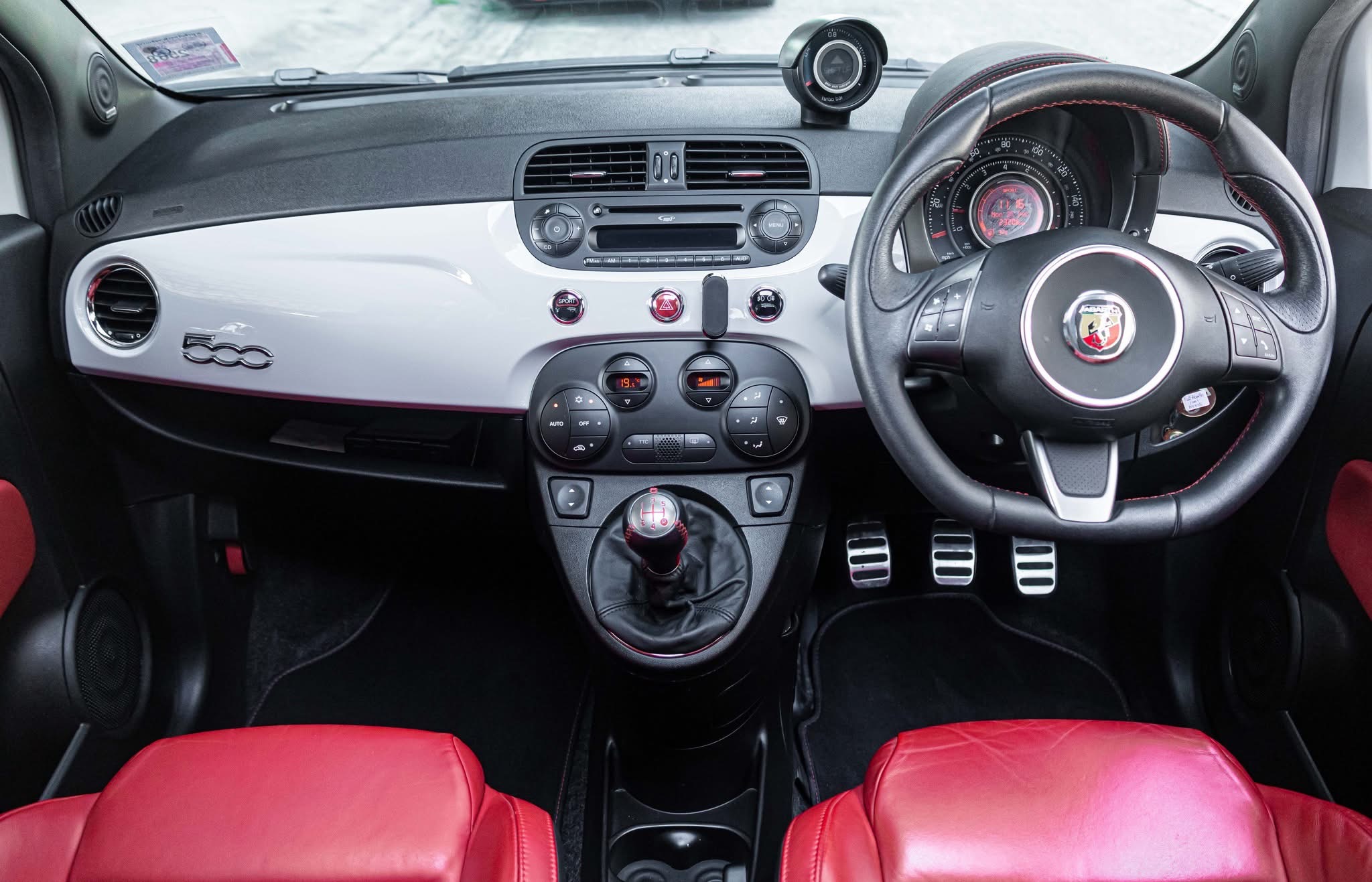 FIAT ABARTH ESSEESSE ปี 2011