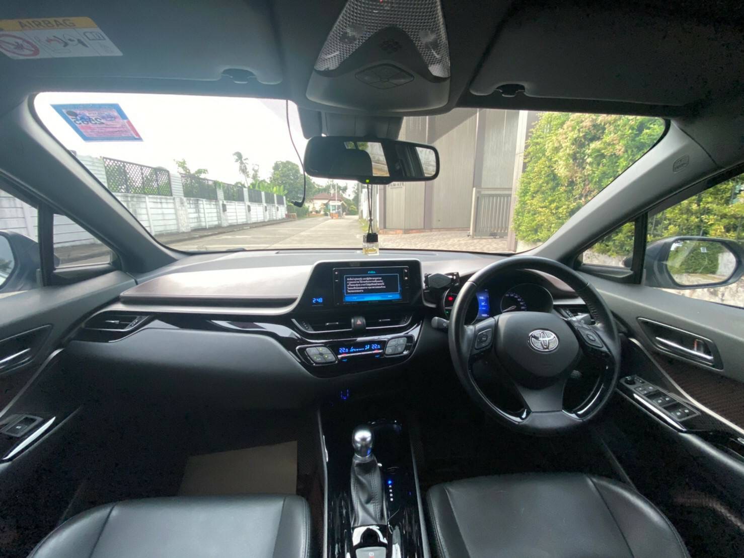 TOYOTA CHR HV HI สีขาว ปี 2020