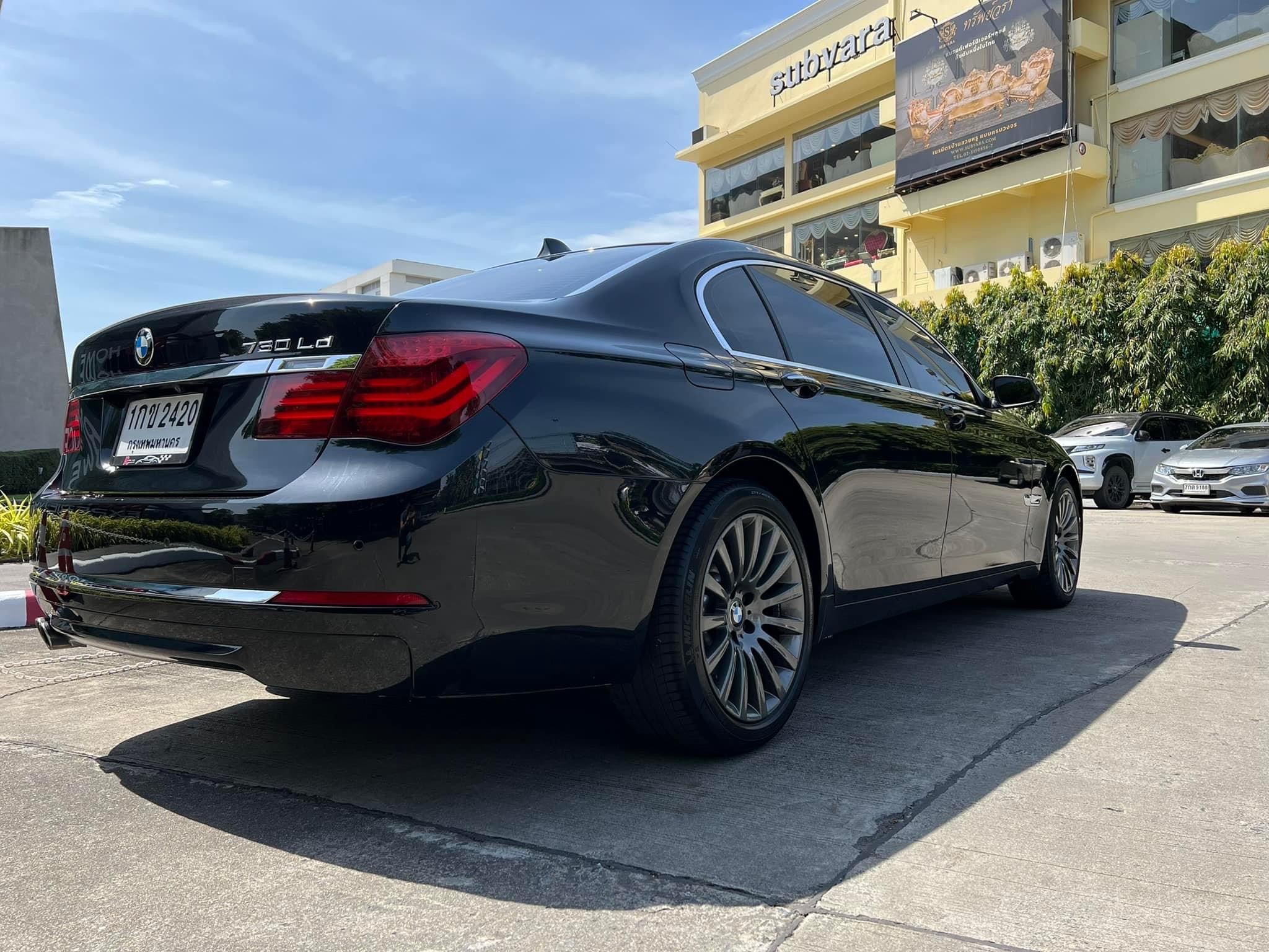 BMW 730LD Lci ประตูดูด หลังคาซันรูฟ ปี 2015