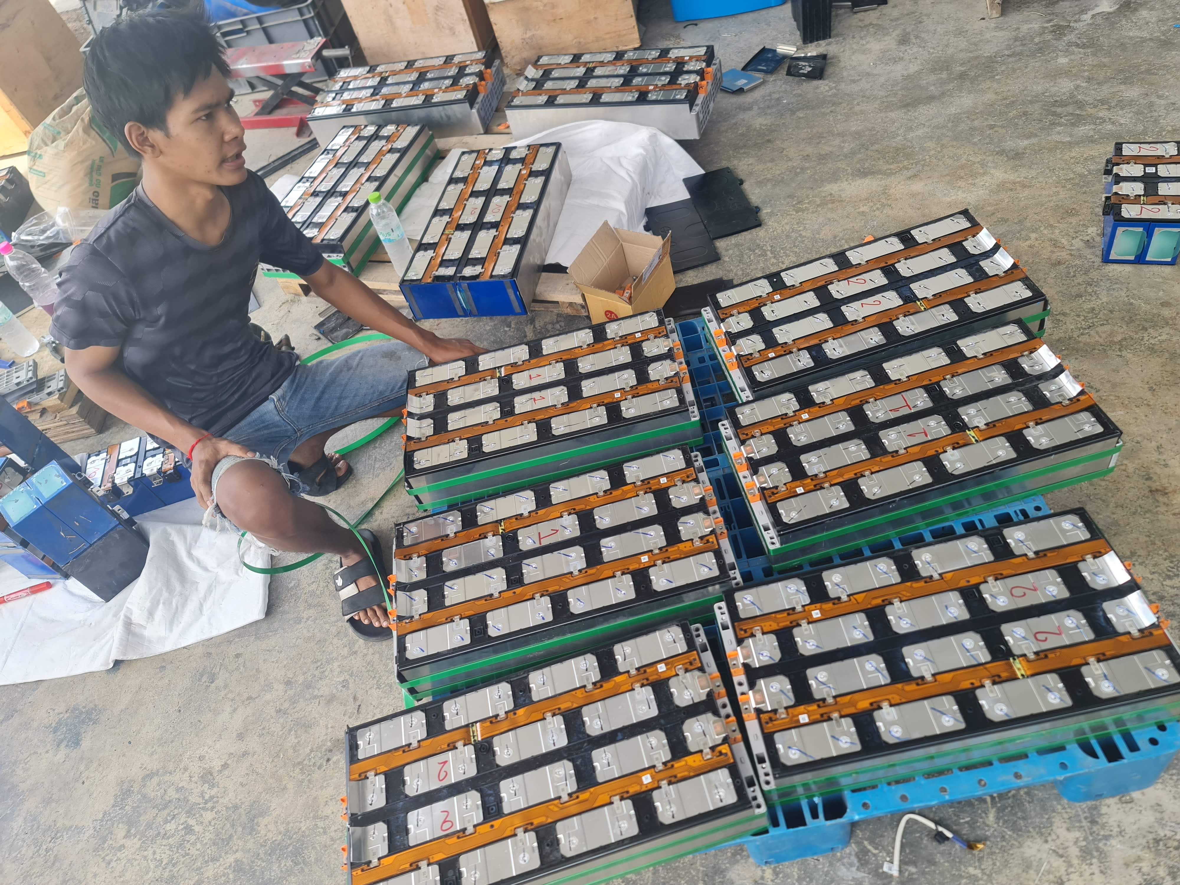 แบกเตอรี่ลิเทียมฟอสเฟส แกะจากรถไฟฟ้า MG ขนาด 131Ah จาก CATL ทำเป็นระบบ 48v ใช้งานโซล่าเซลล์และรถโฟคลิฟท์ไฟฟ้า