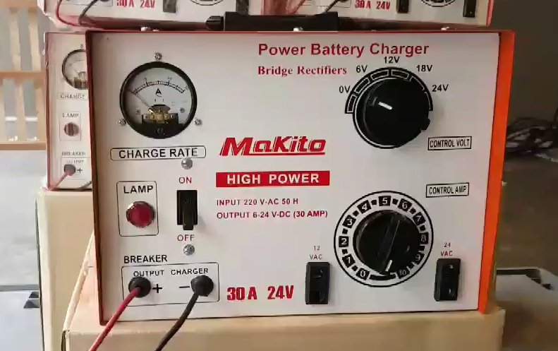 ตู้ชาร์จแบต Makito ปรับโวลต์ได้ 6-24V 30A