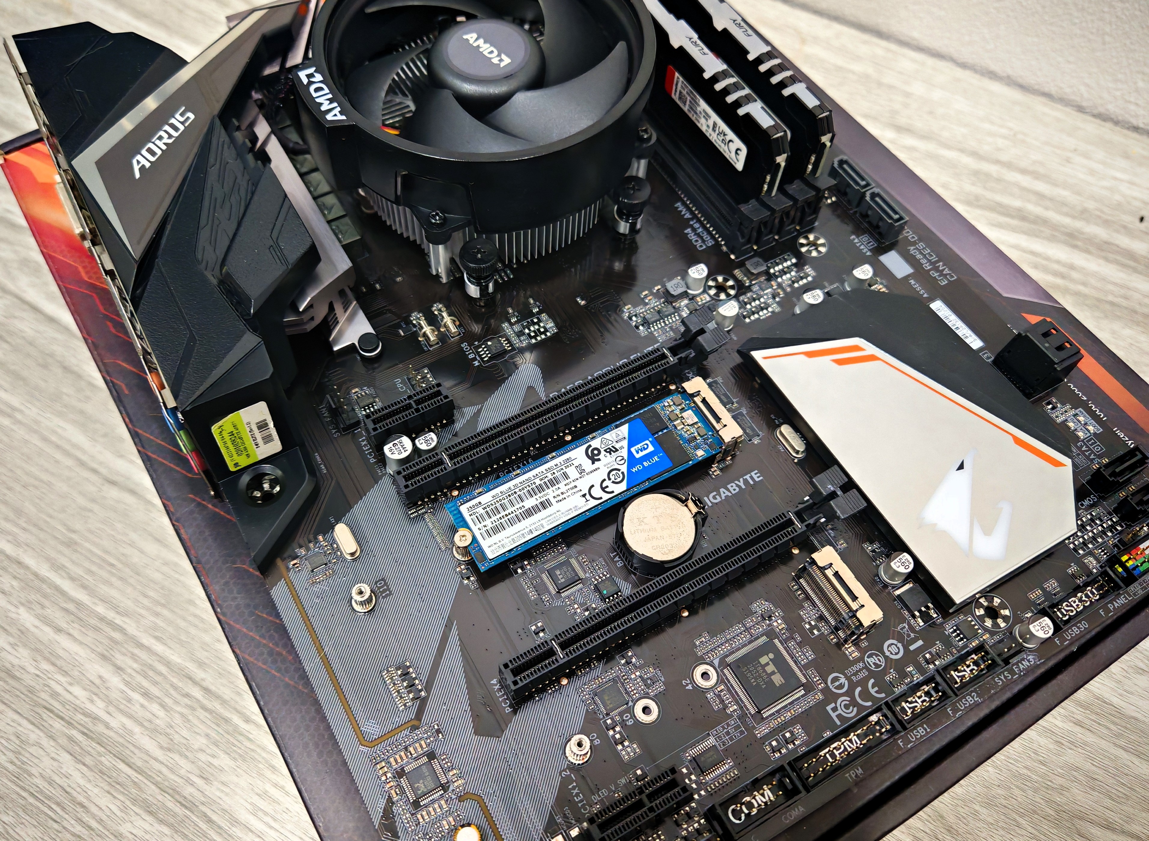 เซ็ตมัดรวม บอร์ด B450 + R5 3600 + DDR4 16GB/3200 + M.2 WD Blue 250GB