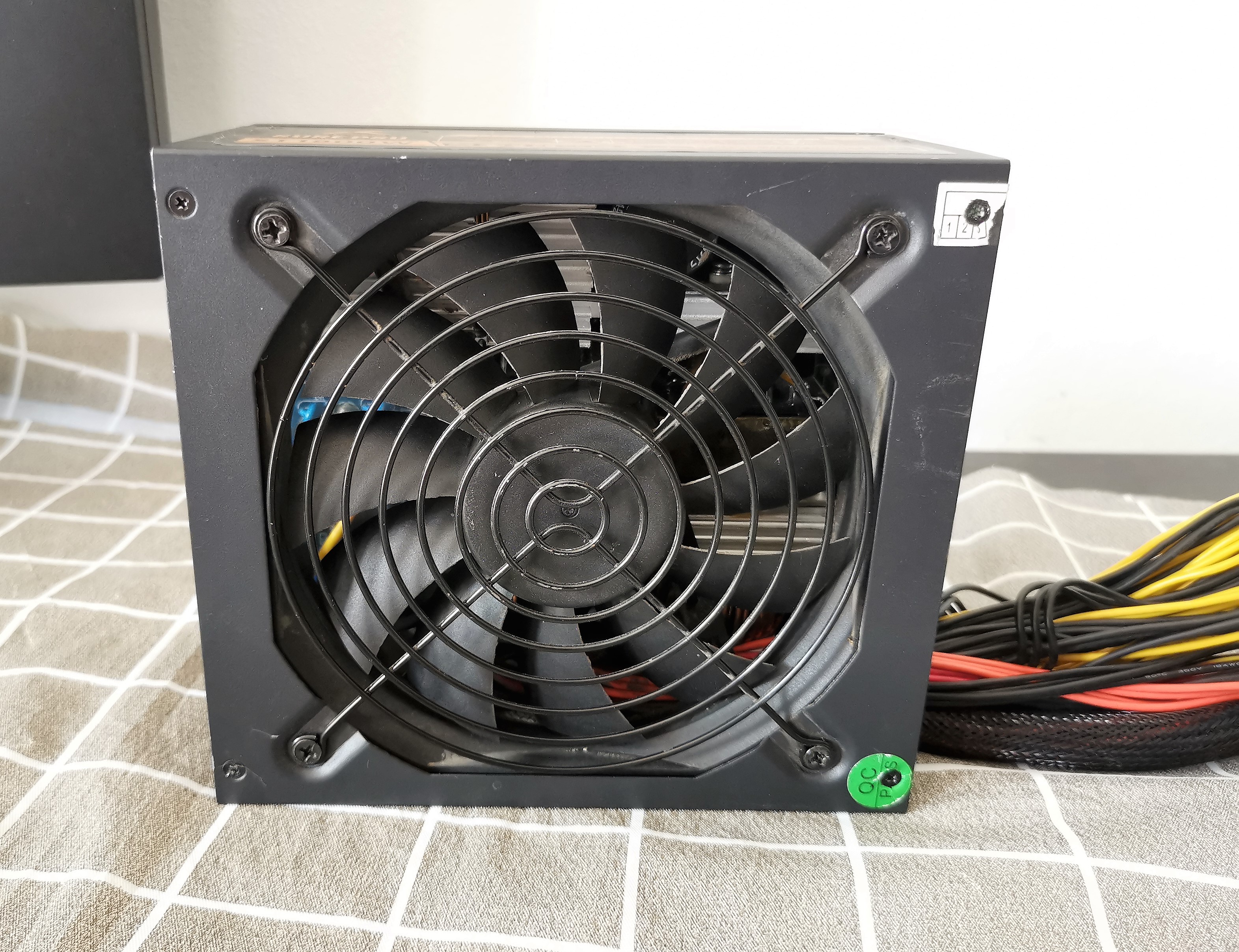 PSU SurePsu ST1800W 1800W (90+ Gold)