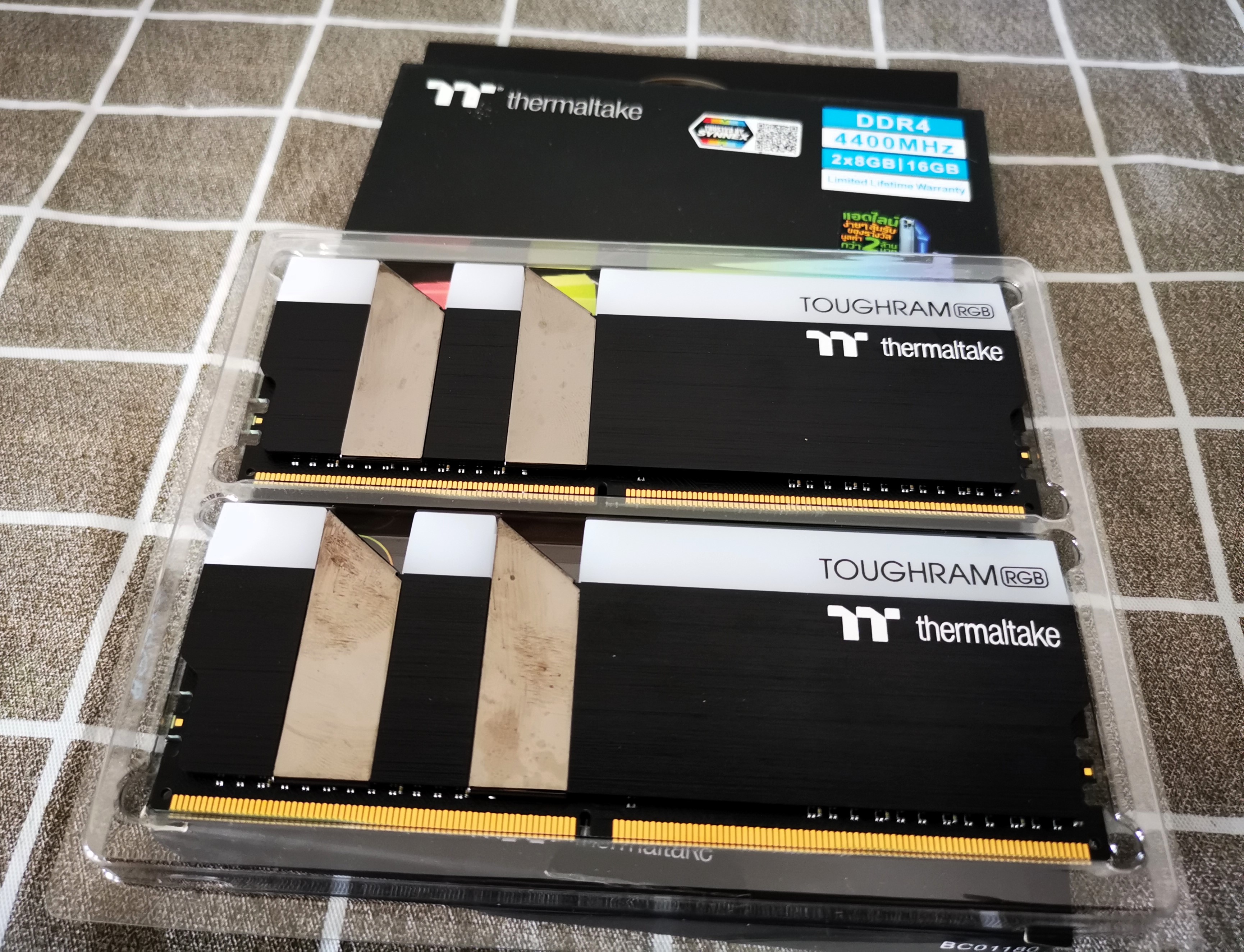RAM THERMALTAKE TOUGHRAM RGB DDR4 16GB(8x2)/4400MHz