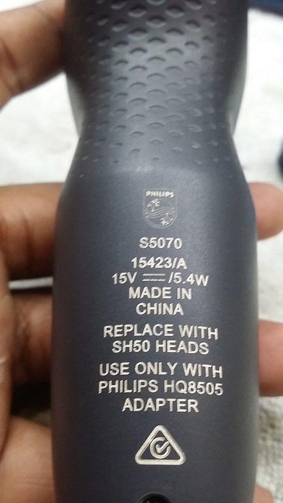 ซ่อมเครื่องโกนหนวด ยี่ห้อ PHILIPS รุ่น S5070 อาการเปิดไม่ติด