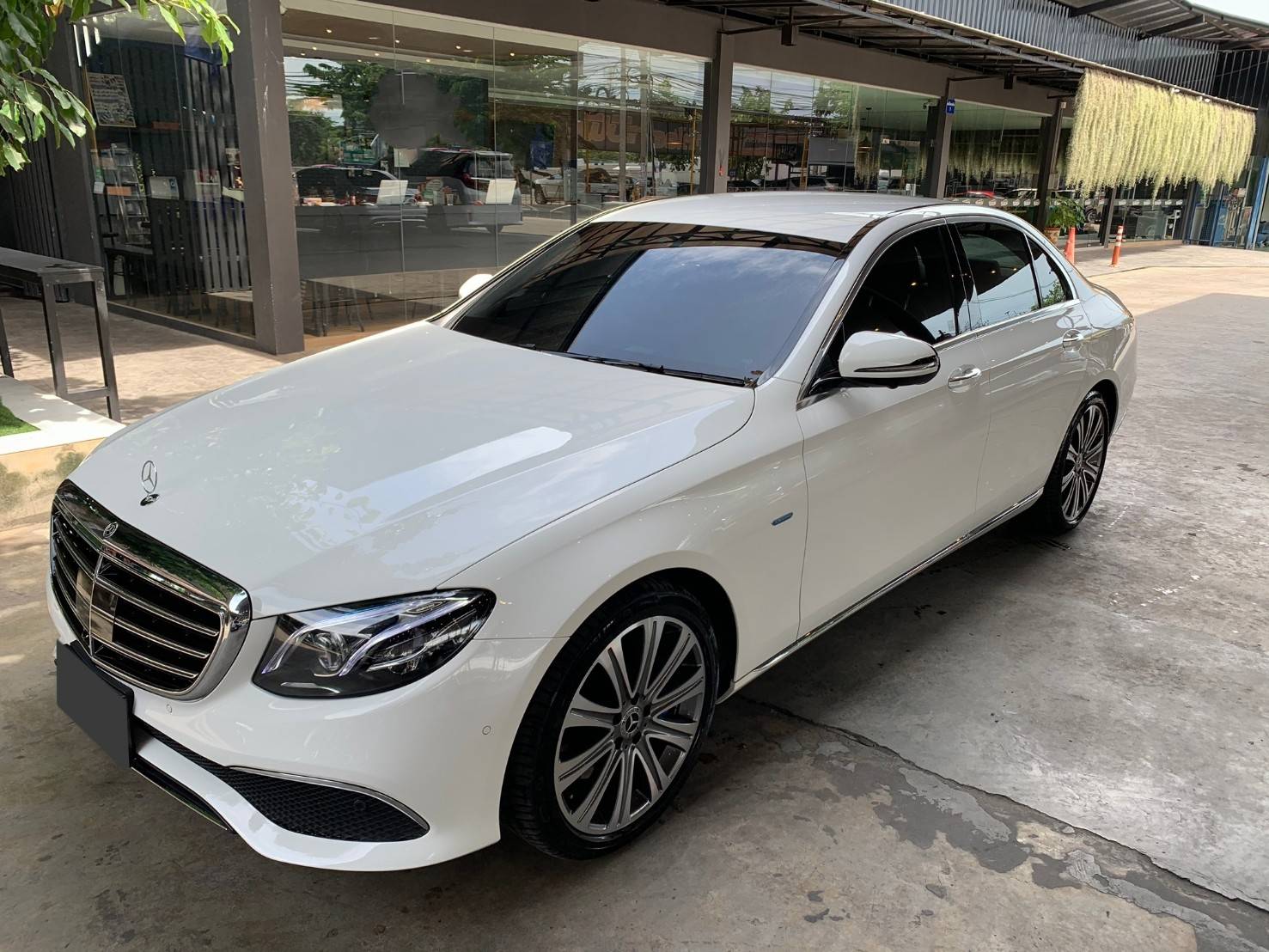 Mercedes Benz E350e Exclusive ปี 2017