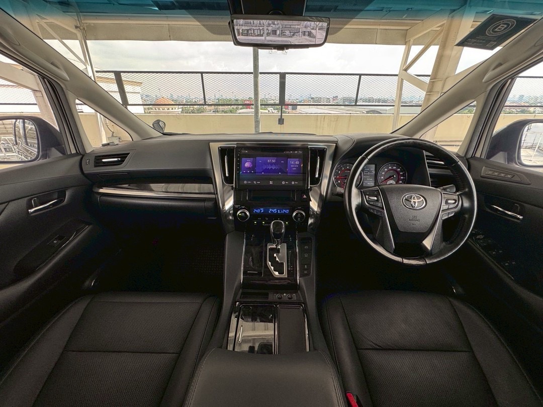 Toyota Alphard 2.5 SC Package ปี 2021