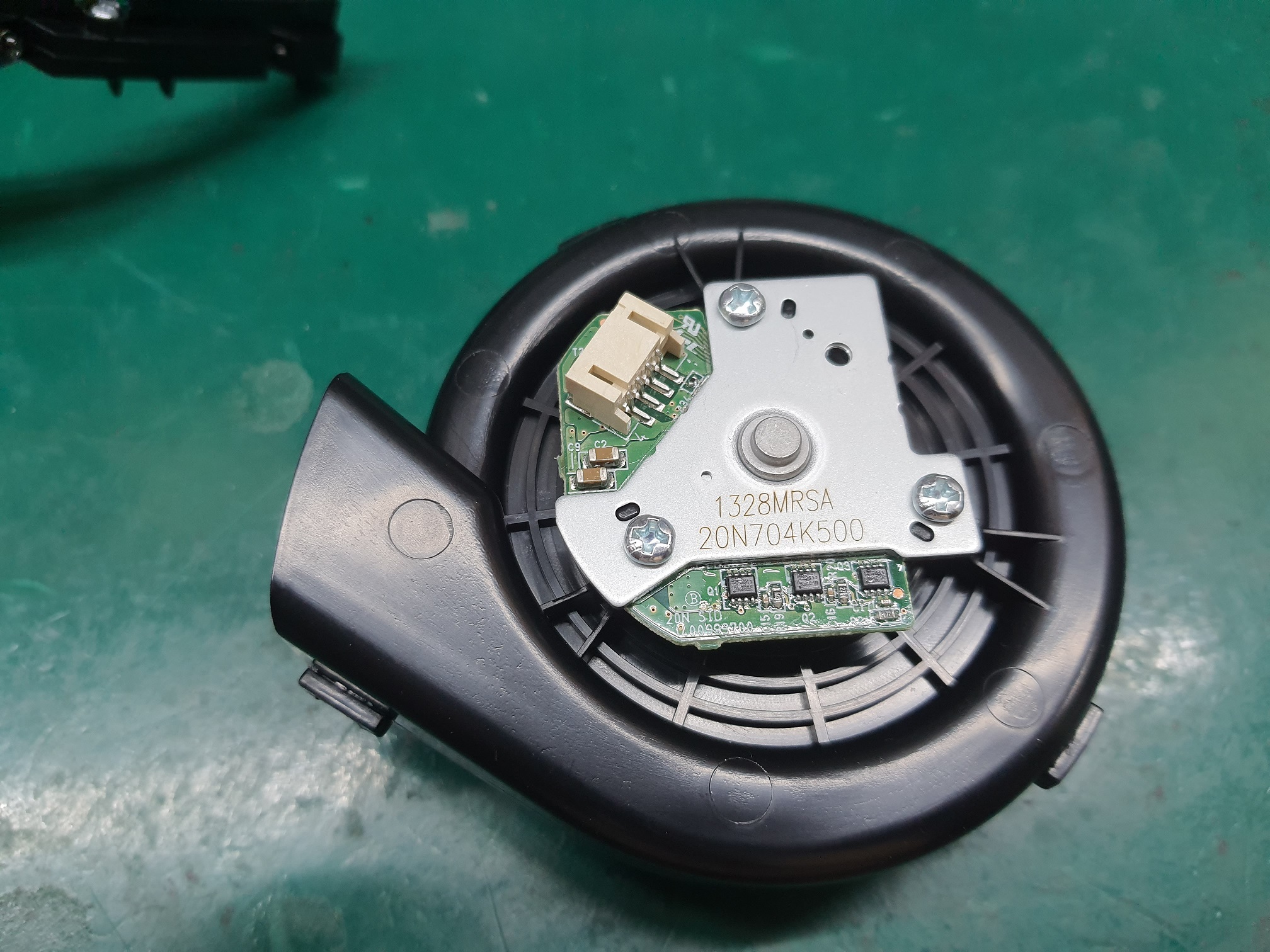 ซ่อมเครื่องดูดฝุ่น ยี่ห้อ XIAOMI รุ่น MJSTG1 อาการใช้งานได้ไม่นานเครื่องหยุดทำงาน