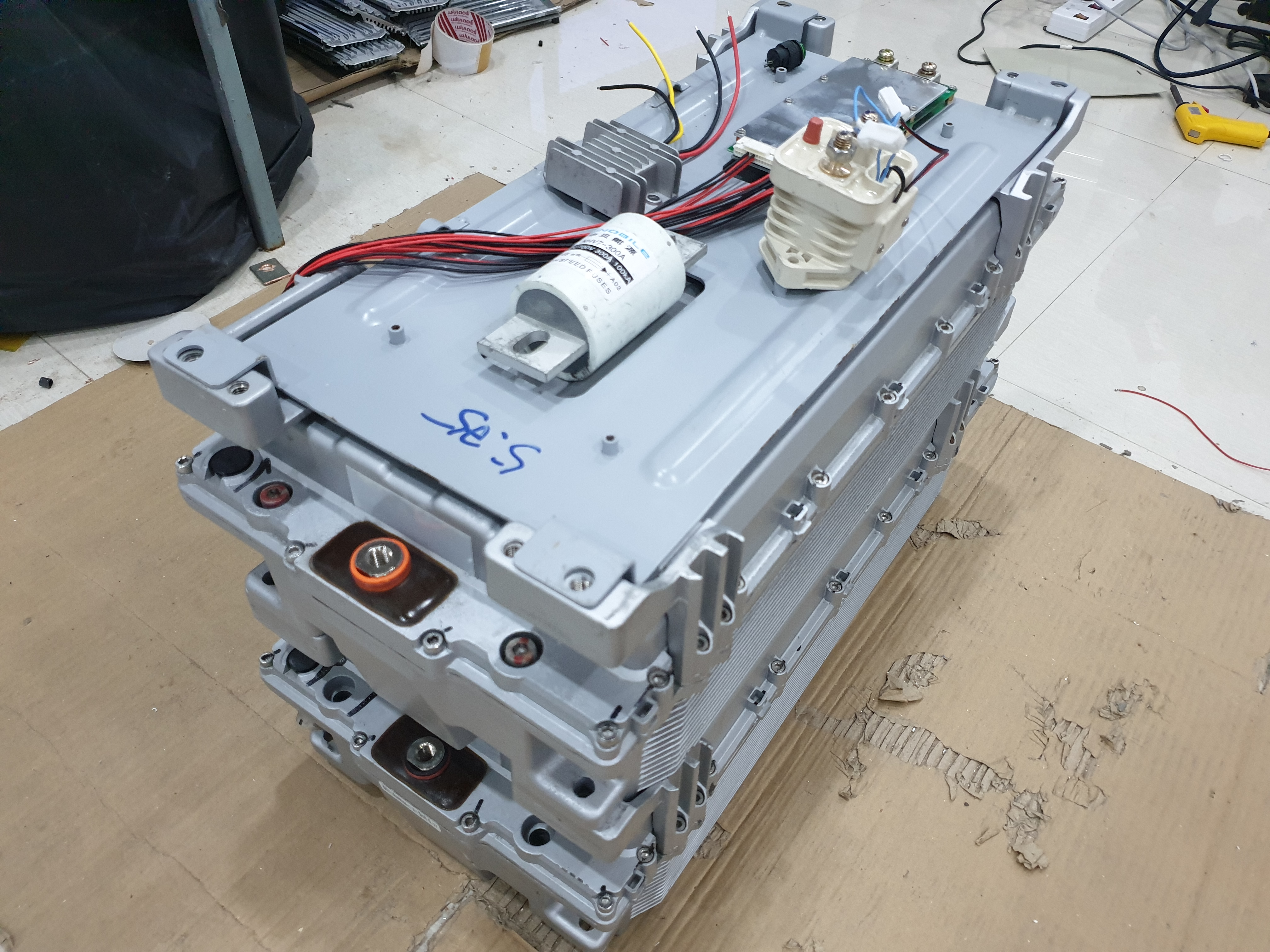 Microvast 48v 100ah ออกแบบระบบ ใช้ต่อเนื่อง 100a ชาร์ทต่อเนื่อง 100a bms คุมผ่าน relay