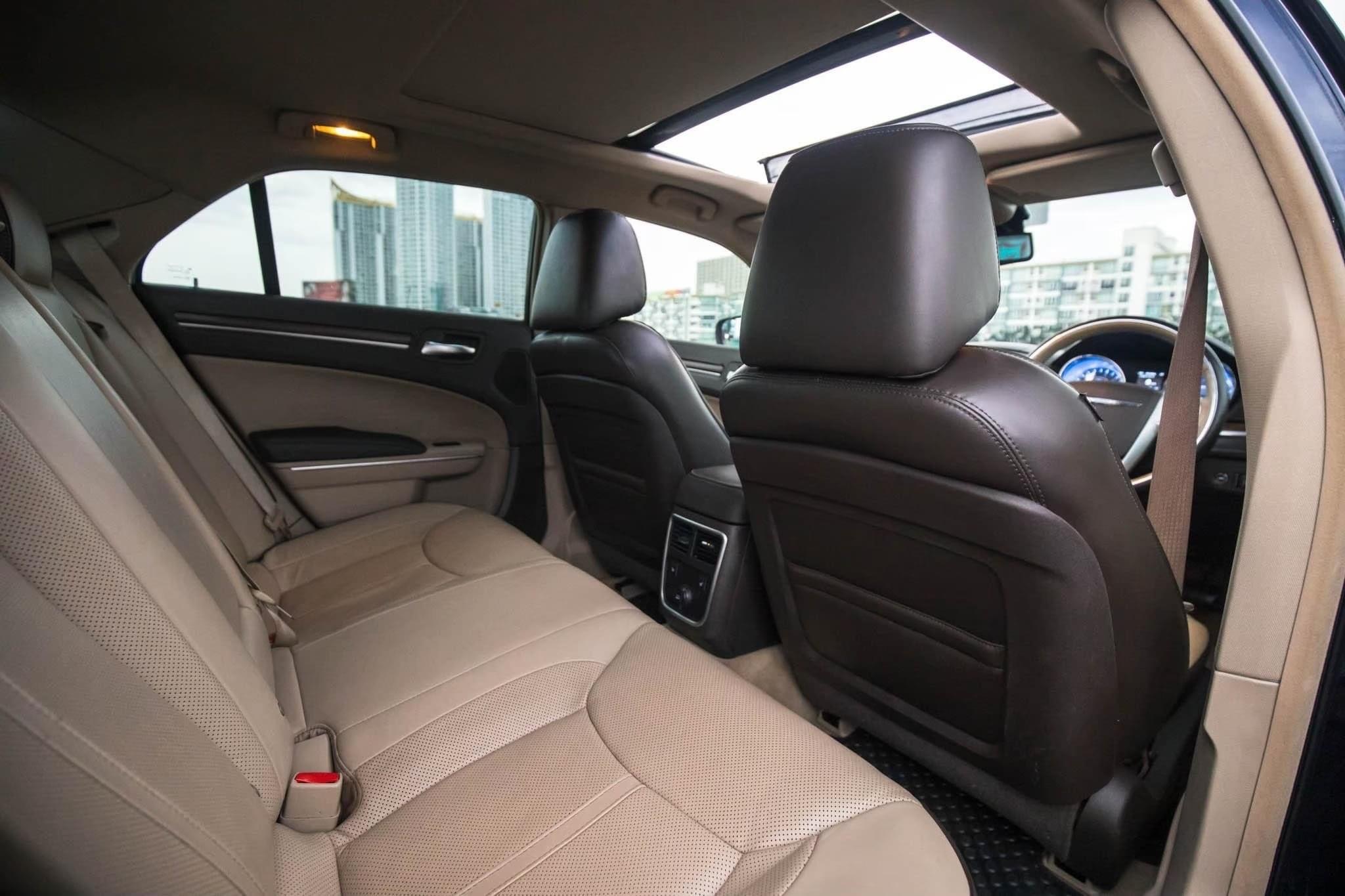 Chrysler 300C Diesel CRD ปี 2013