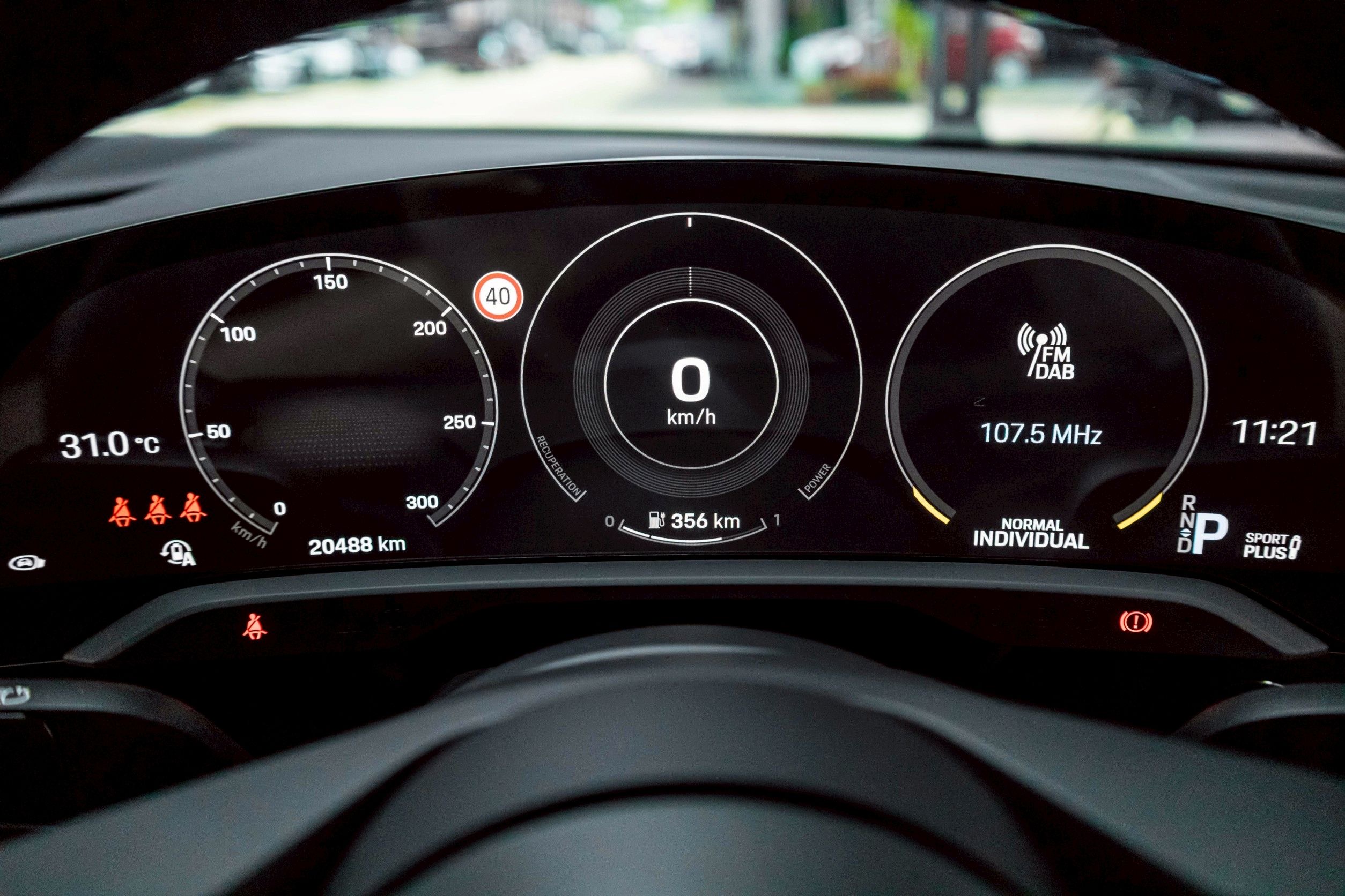 Porsche Taycan Crayon ปี 2023