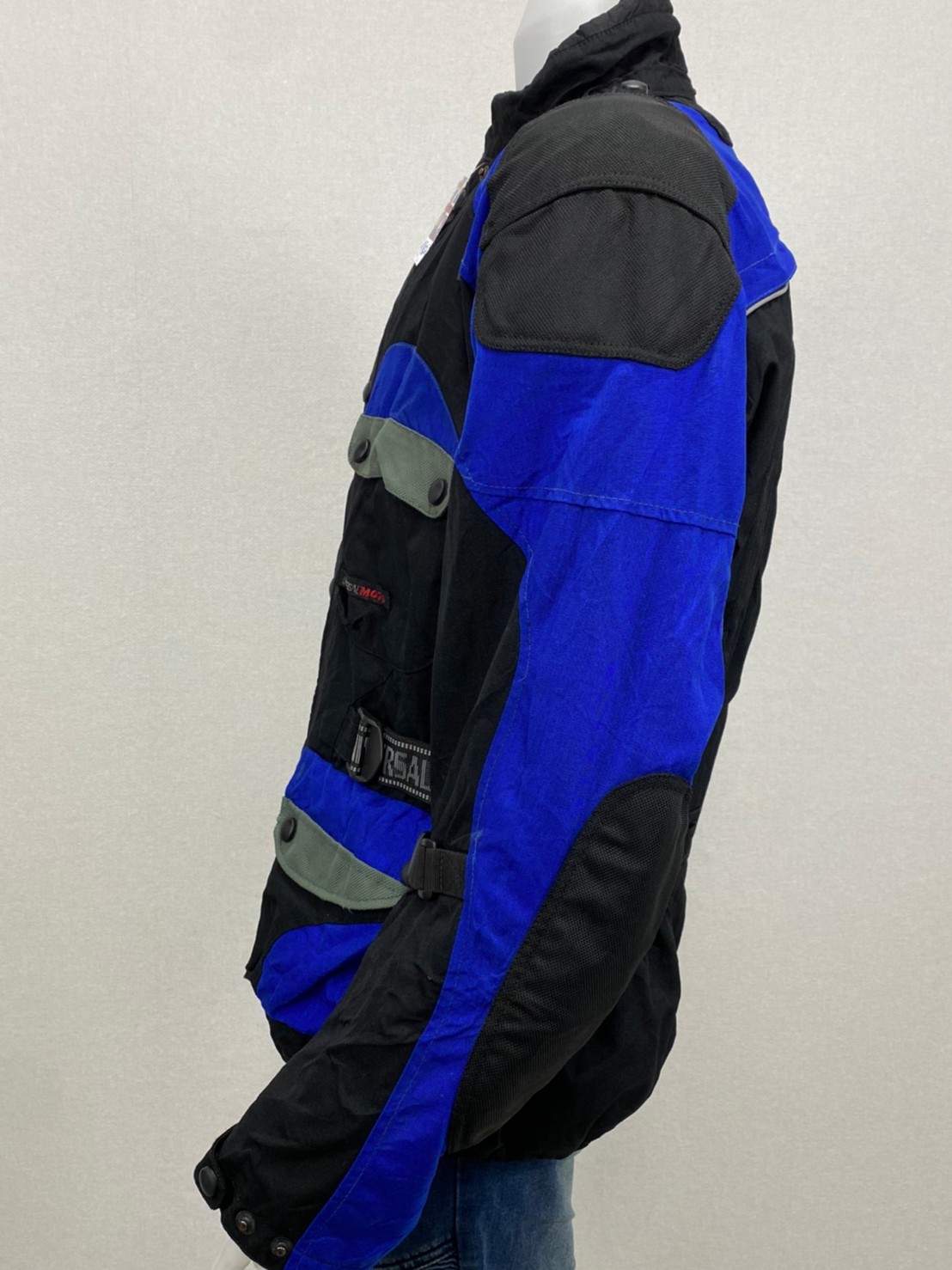 เสื้อขี่มอเตอร์ไซด์( มือสอง) RCTA 055 อก 50" ยาว 28" ยี่ห้อ**UNWERSAL**