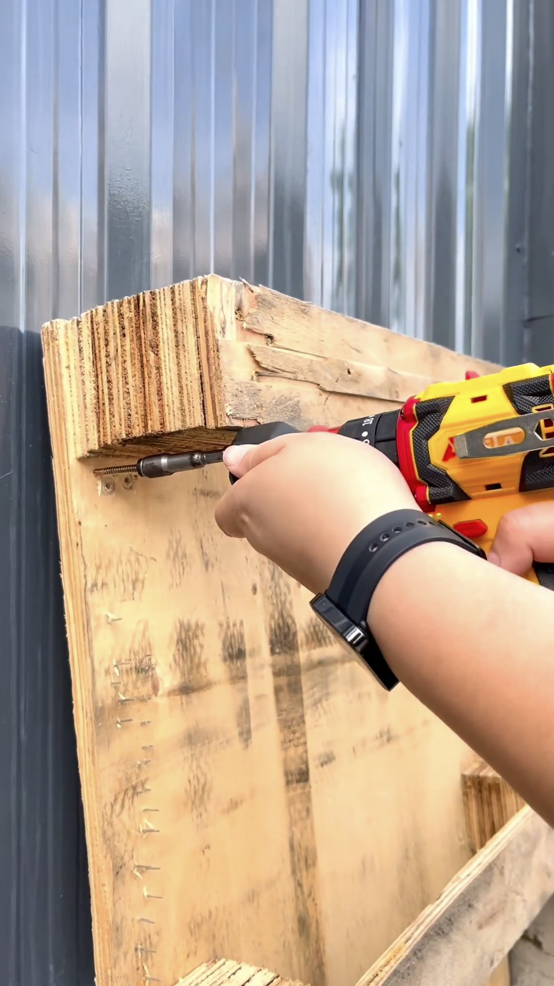 สว่านไขควงกระแทกไร้สาย 5in1 ยี่ห้อ AKITA รุ่น AK-SCDB-16.8V