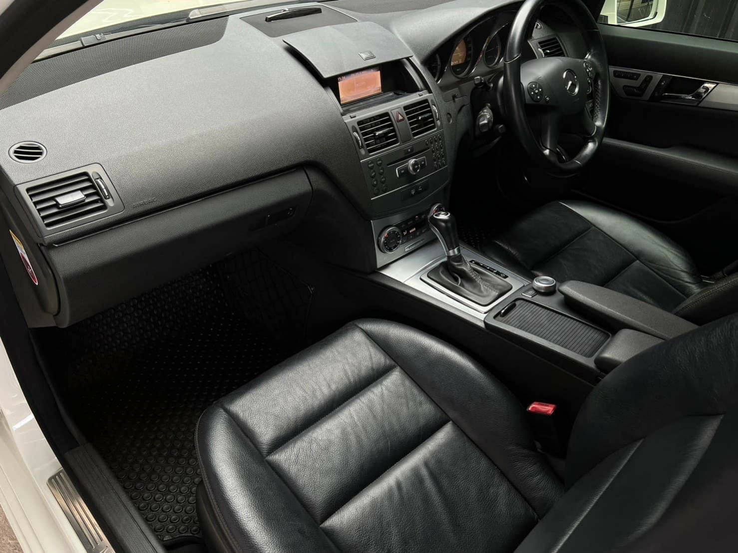 MERCEDES BENZ C-CLASS C250 CDI (ดีเซล) w204 ปี 2011