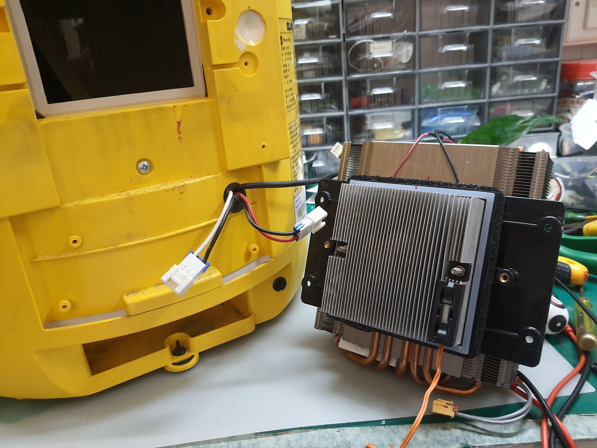 ซ่อมตู้เย็นมินิ sally&brown ยี่ห้อ CCOMO รุ่น C031CU อาการไม่เย็น