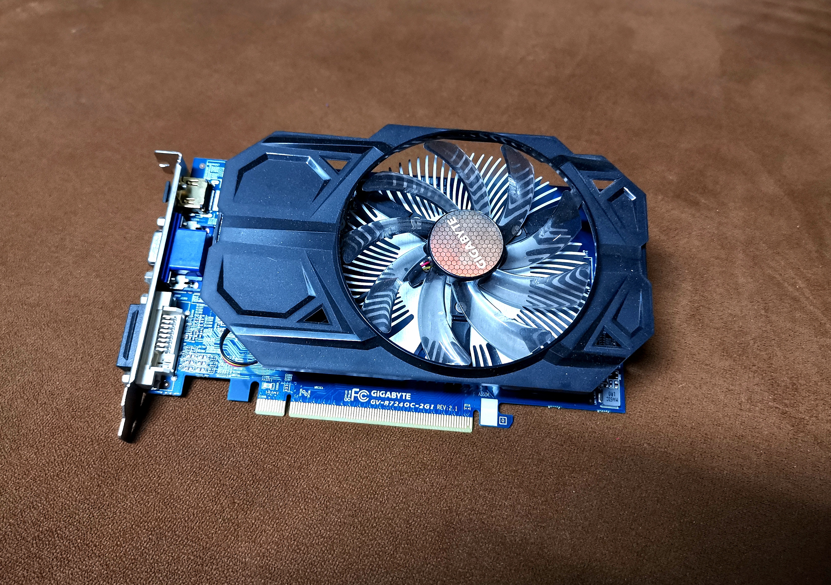 VGA Gigabyte AMD R7 240 2G DDR3