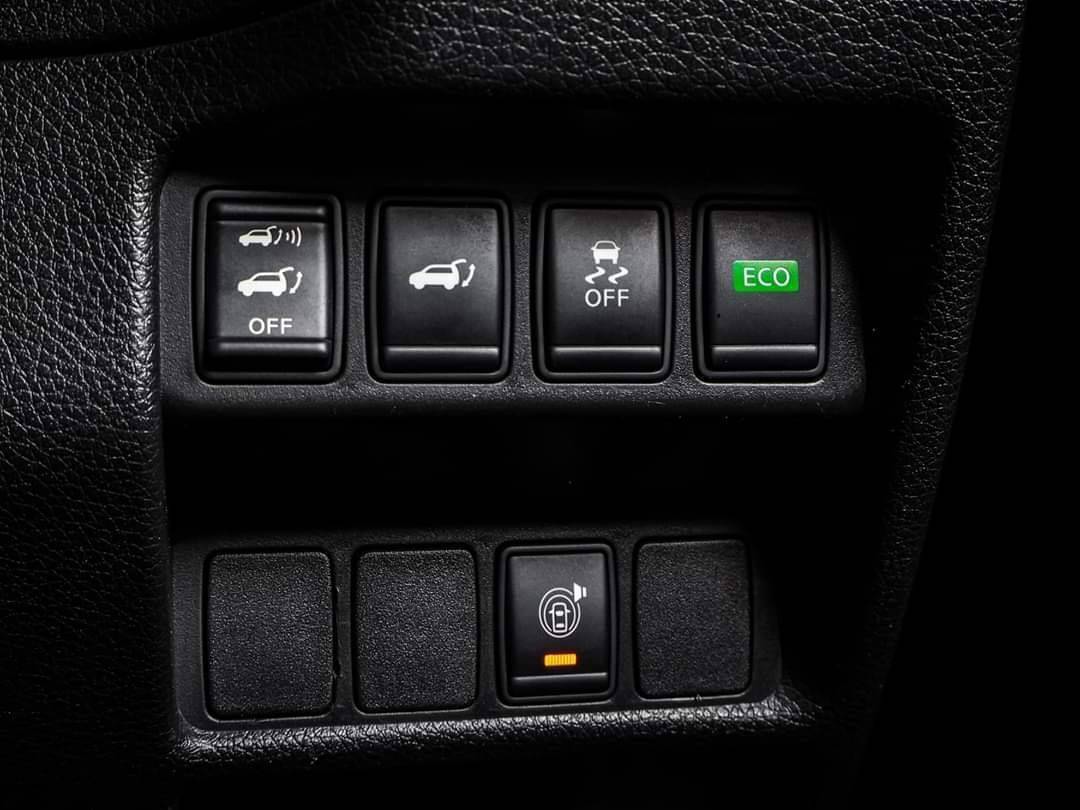 Nissan X-Trail รุ่นTop สุด 2.5 4WD ปี 2015