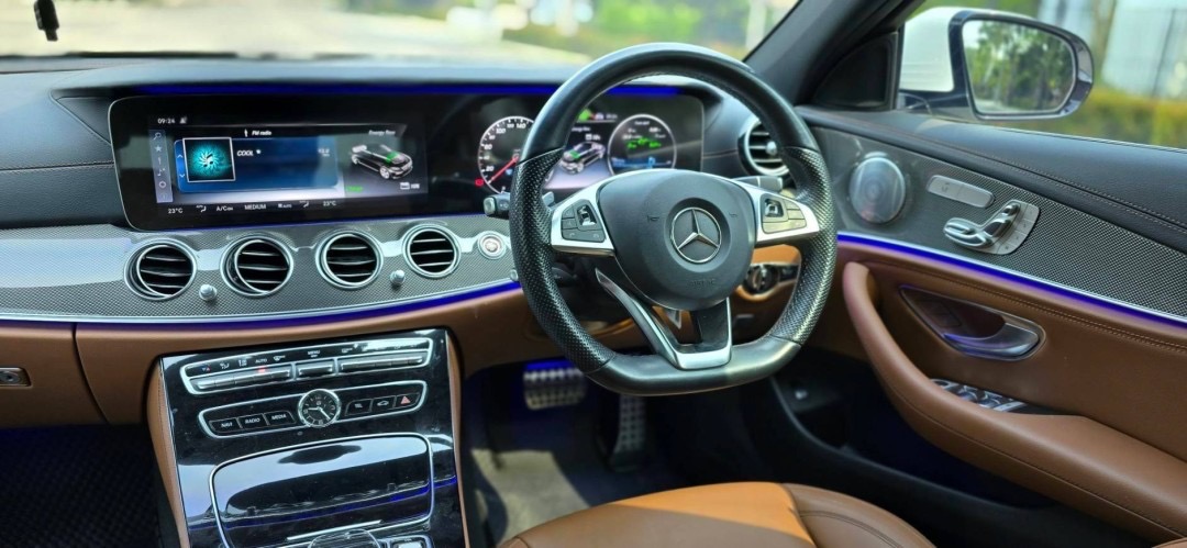 Mercedes Benz E350e AMG ปี 2017