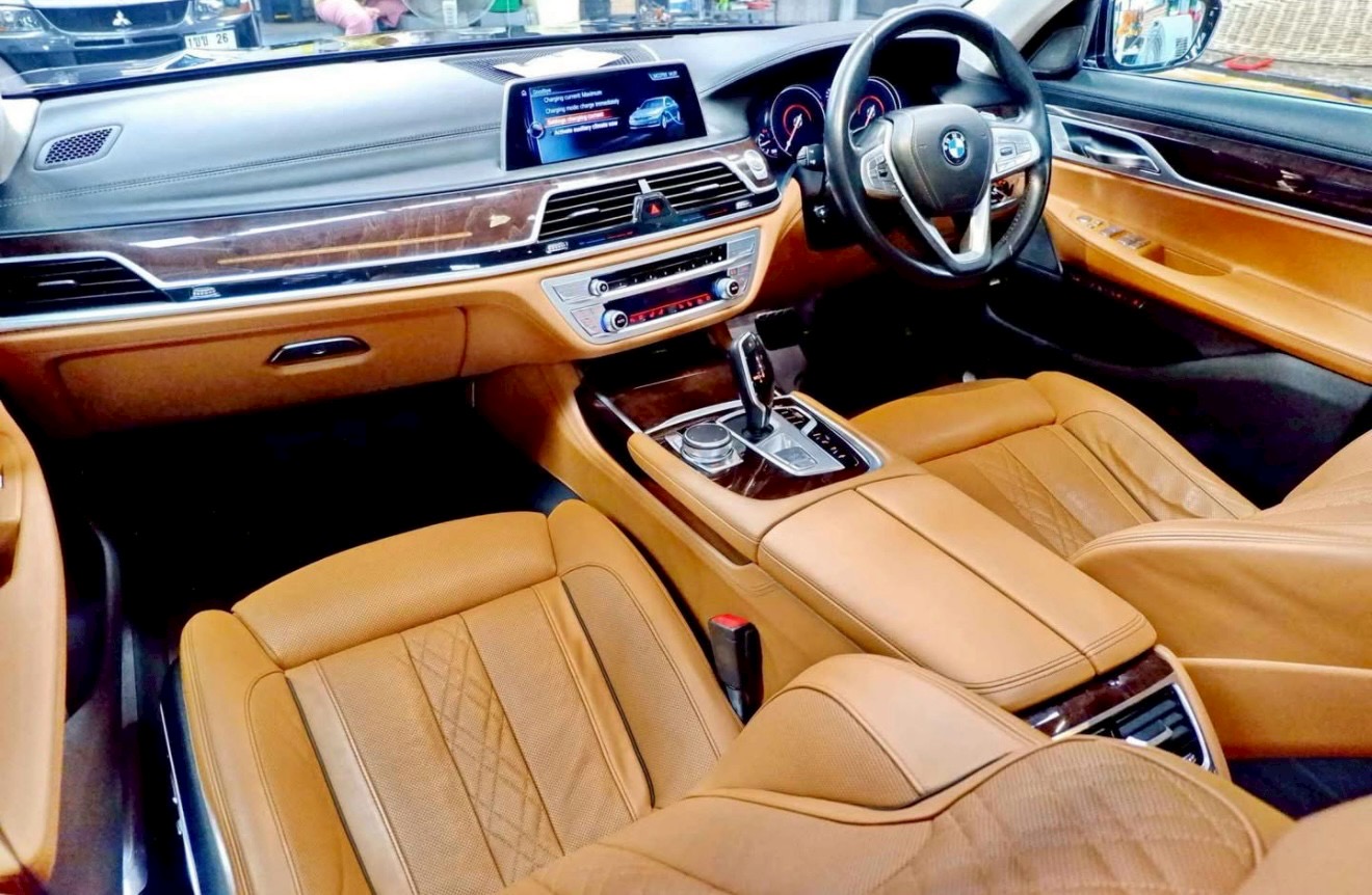 BMW 740Le xDrive Pure Excellence (G12) ปี 2017
