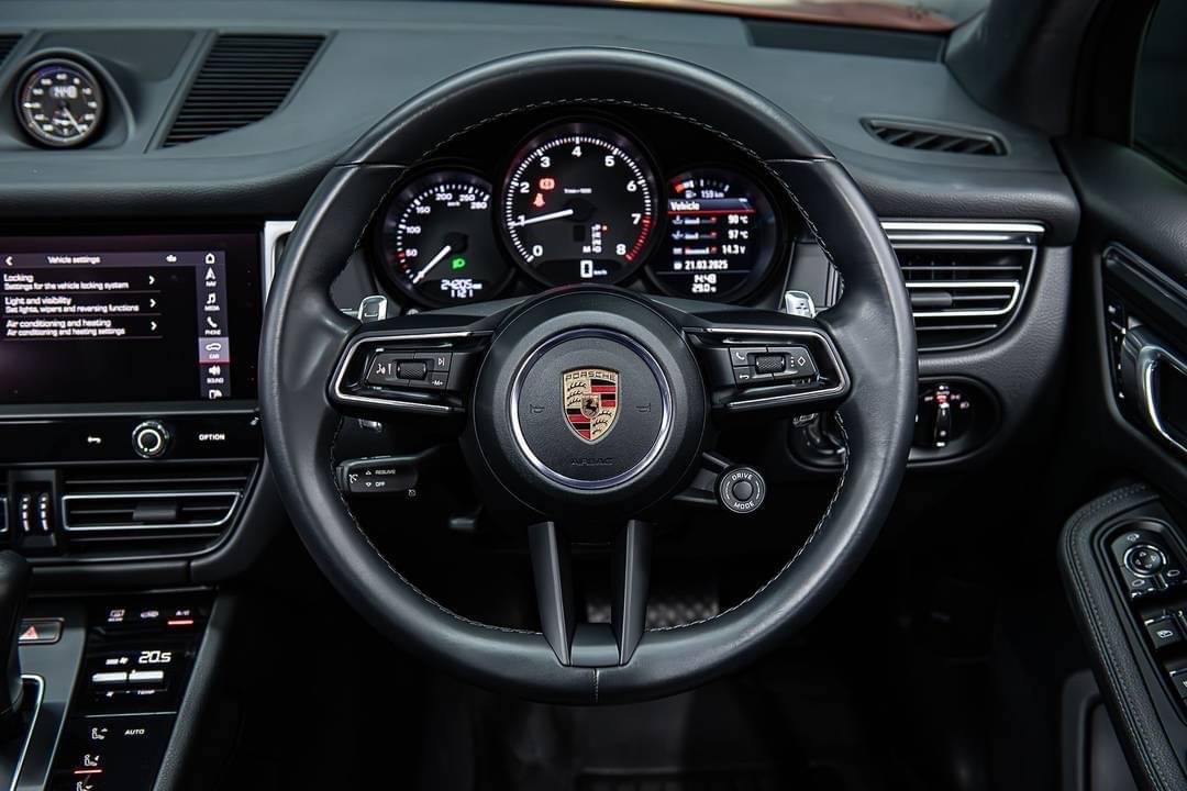 Porsche Macan ปี 2023