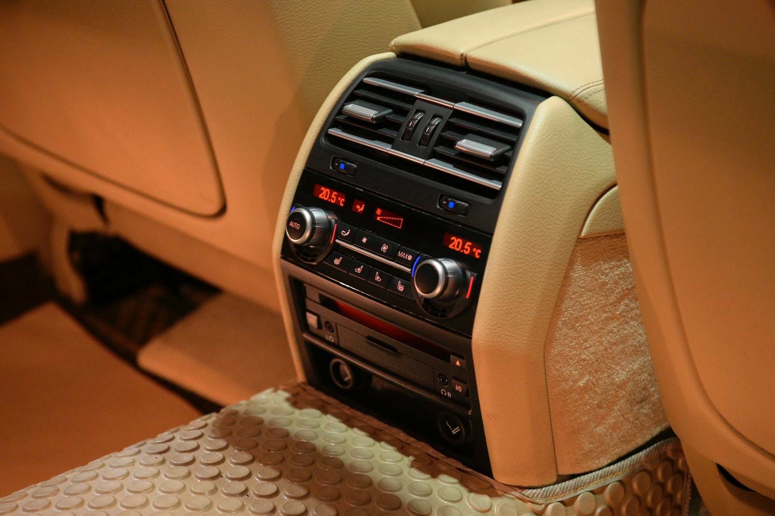 BMW 730Li ปี 2012