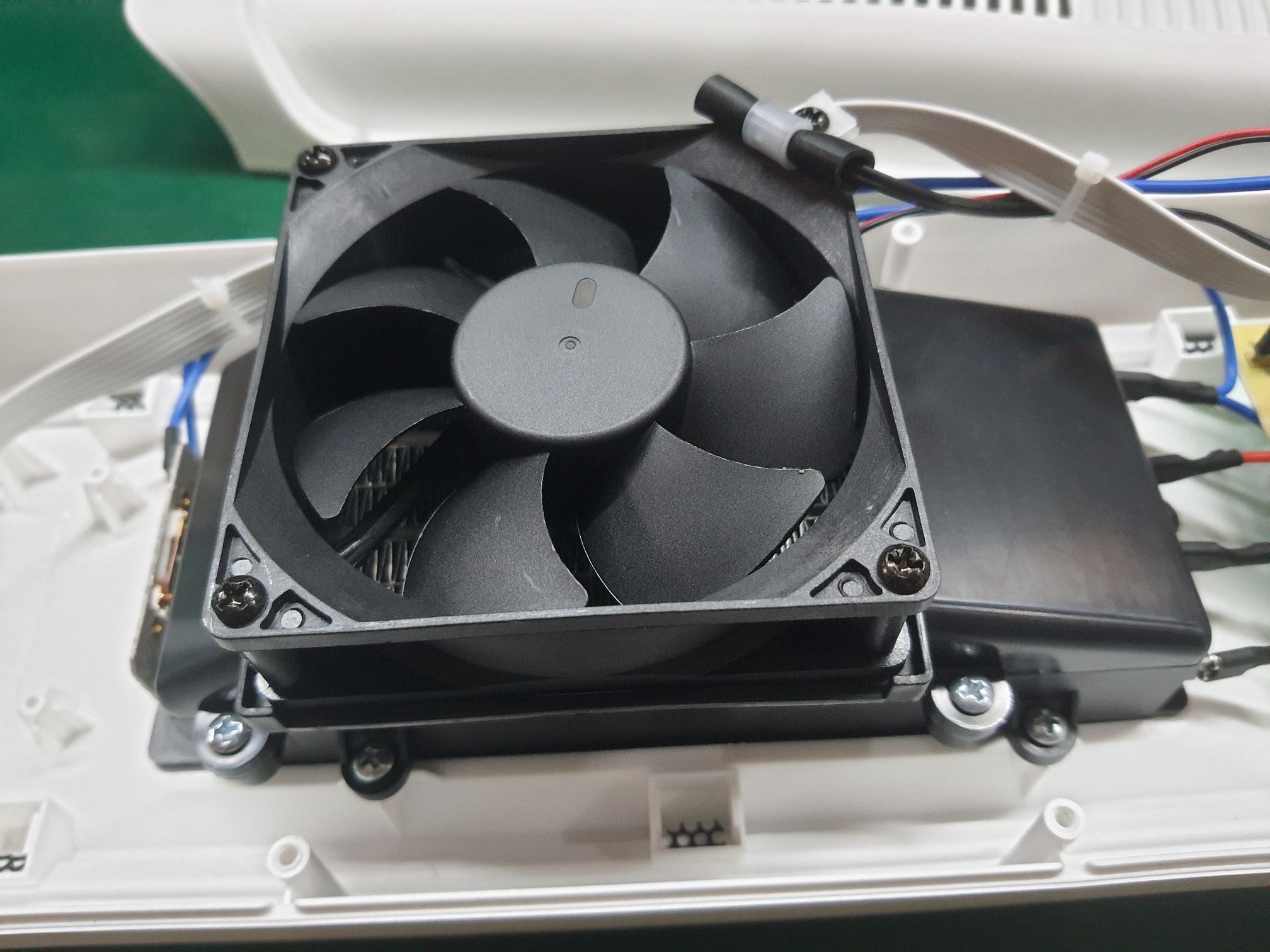 ซ่อมเครื่องทำความร้อนพัดลม ยี่ห้อ HAIER รุ่น HNS2013 อาการลมร้อนไม่ออก