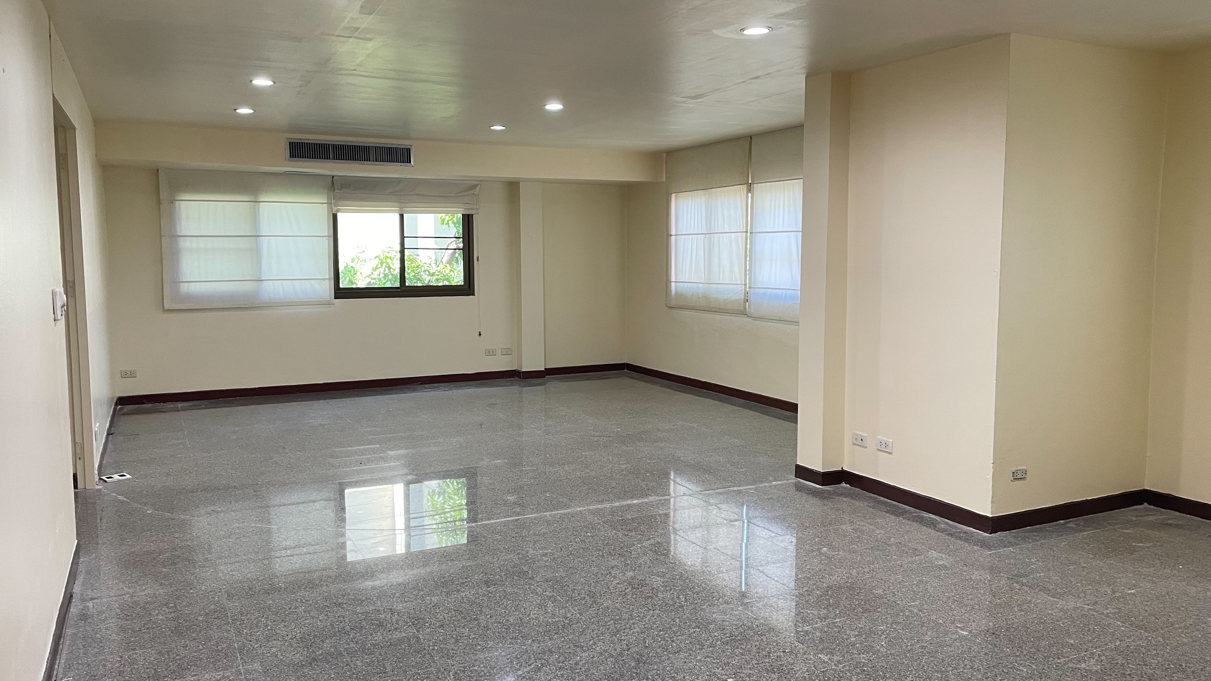 ให้เช่า บ้านเดี่ยว 4 ชั้น แจ้งวัฒนะ 28 เหมาะพักอาศัย และทำธุรกิจ ( ซอยข้าง Central แจ้งวัฒนะ )