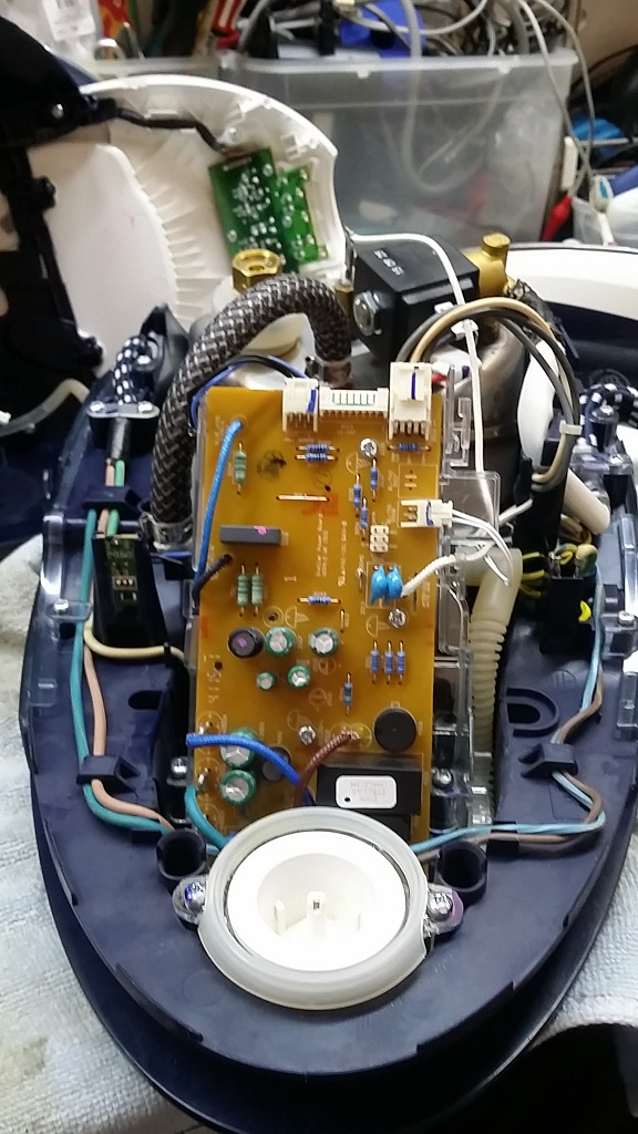 ซ่อมเตารีดไอน้ำ ยี่ห้อ PHILIPS รุ่น GC9622 อาการเครื่องไม่ทำงาน