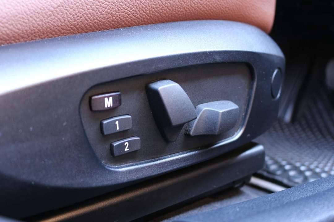 Bmw X1 X-Line 18i lci ปี 2014