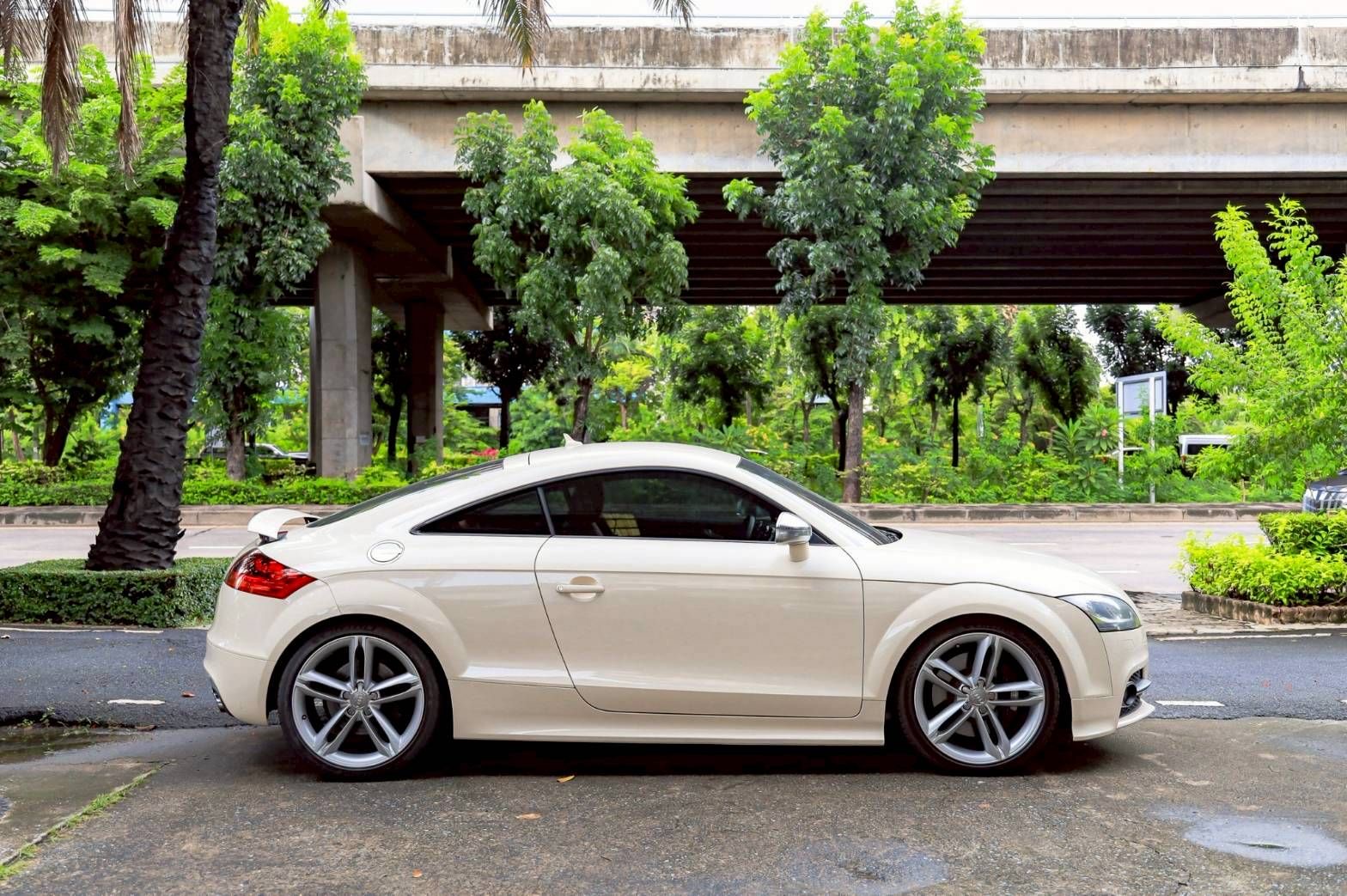 Audi TTS MK2 Exclusive ปี 2011