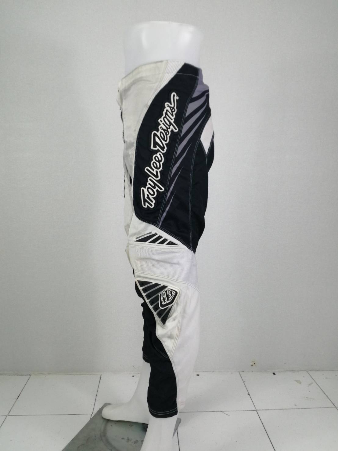 กางเกงขี่มอเตอร์ไซด์ ( มือสอง ) E&A 041 : เอว 28" ยาว 26" ** TLD**