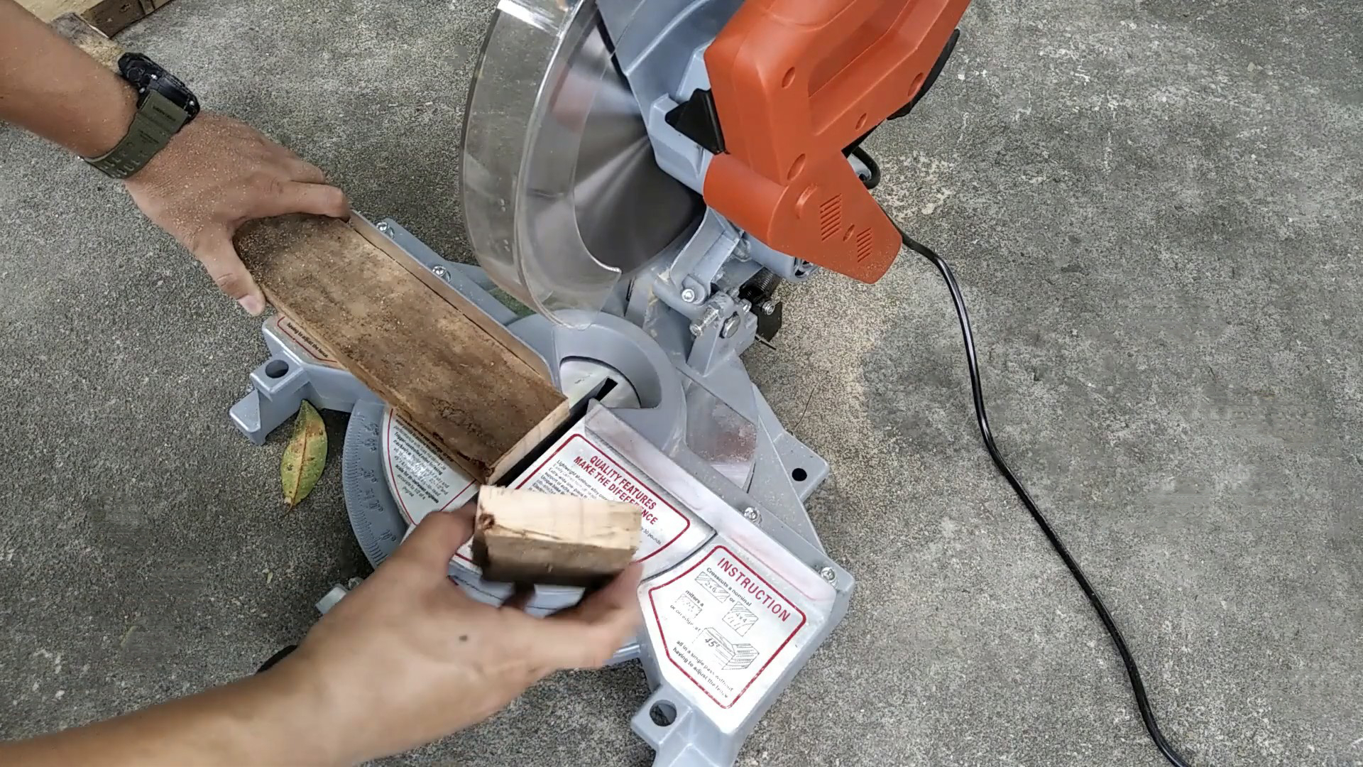 แท่นตัดองศา BERALA รุ่น BL-9255 ขนาด 10 นิ้ว